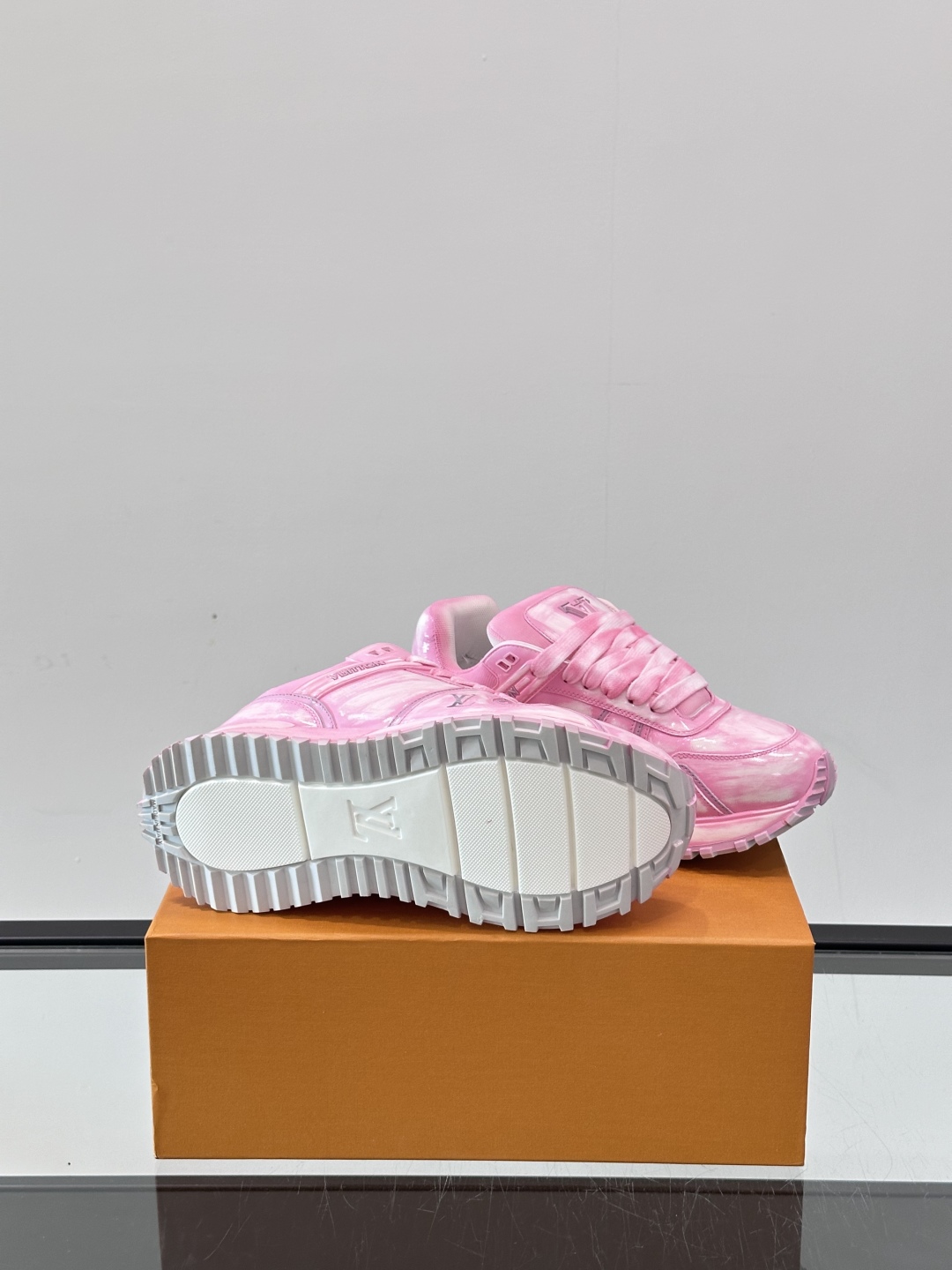 Lo*uis Vu*itton Run Away Sneakers(EU39-46)