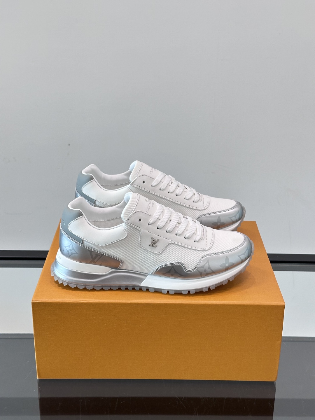 Lo*uis Vu*itton Run Away Sneakers(EU39-46)