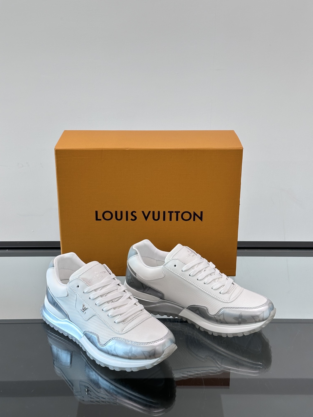 Lo*uis Vu*itton Run Away Sneakers(EU39-46)