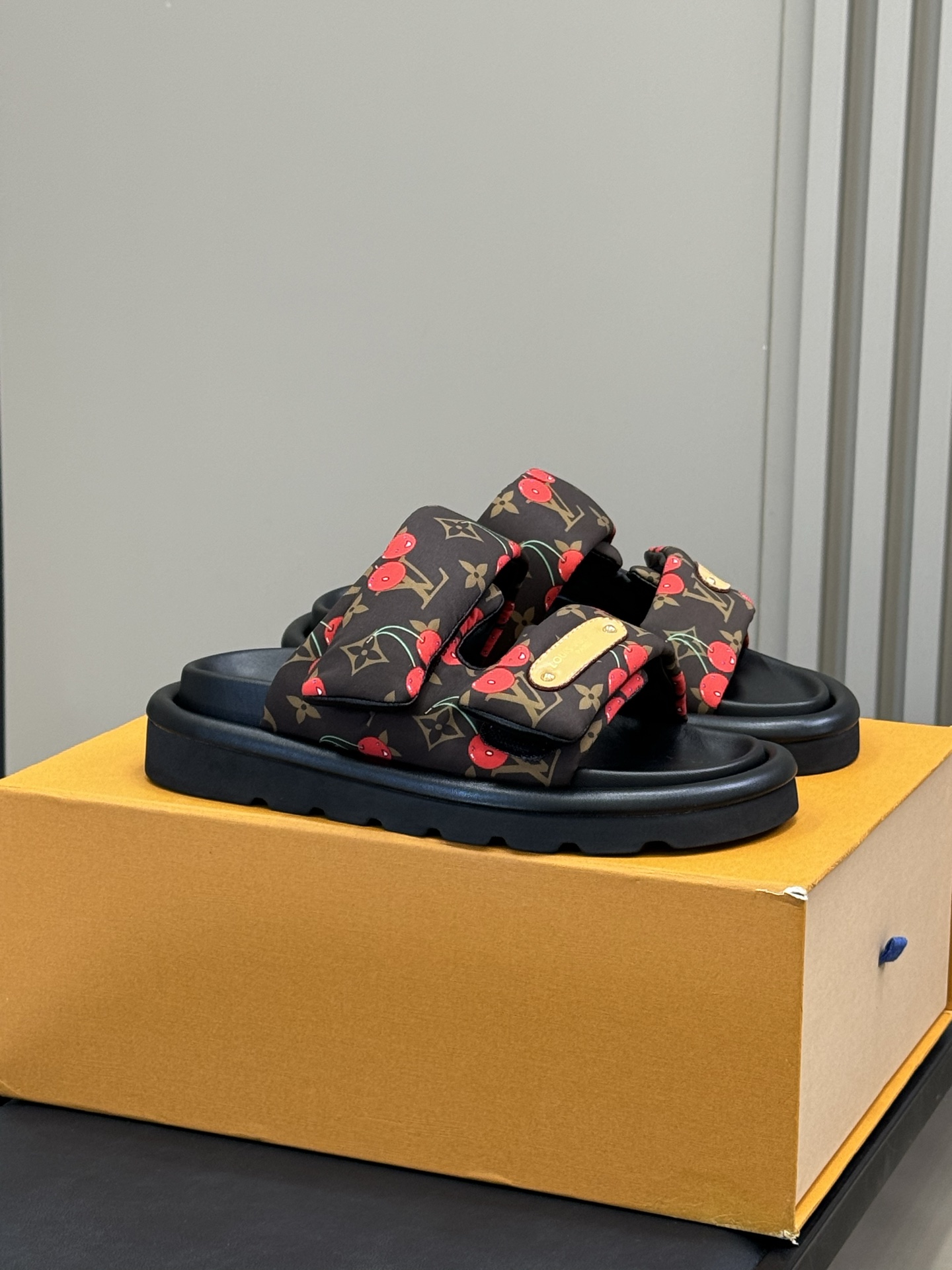 Louis Vuitt0n X TM Pool Plllow Slides(EU35-41)