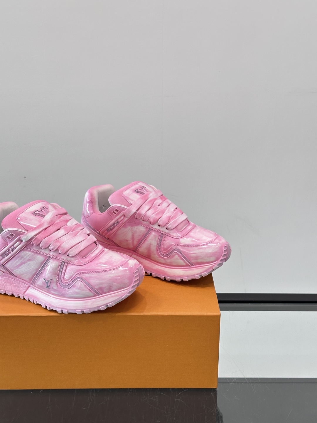 Lo*uis Vu*itton Run Away Sneakers(EU39-46)