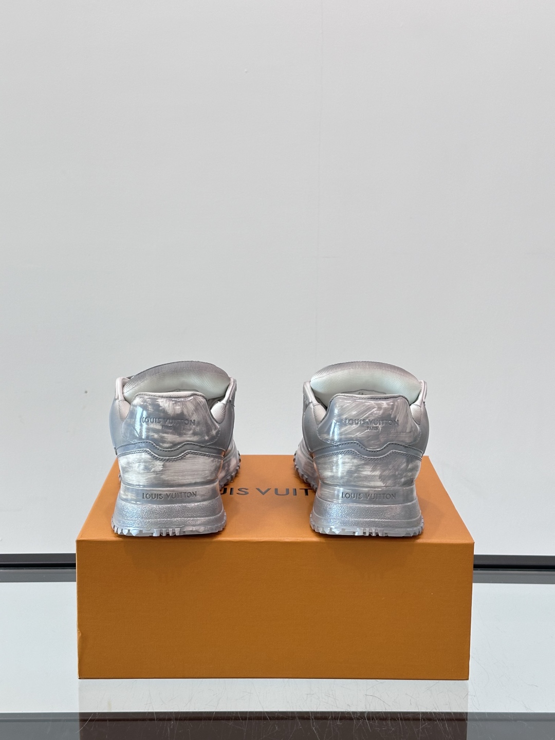 Lo*uis Vu*itton Run Away Sneakers(EU39-46)