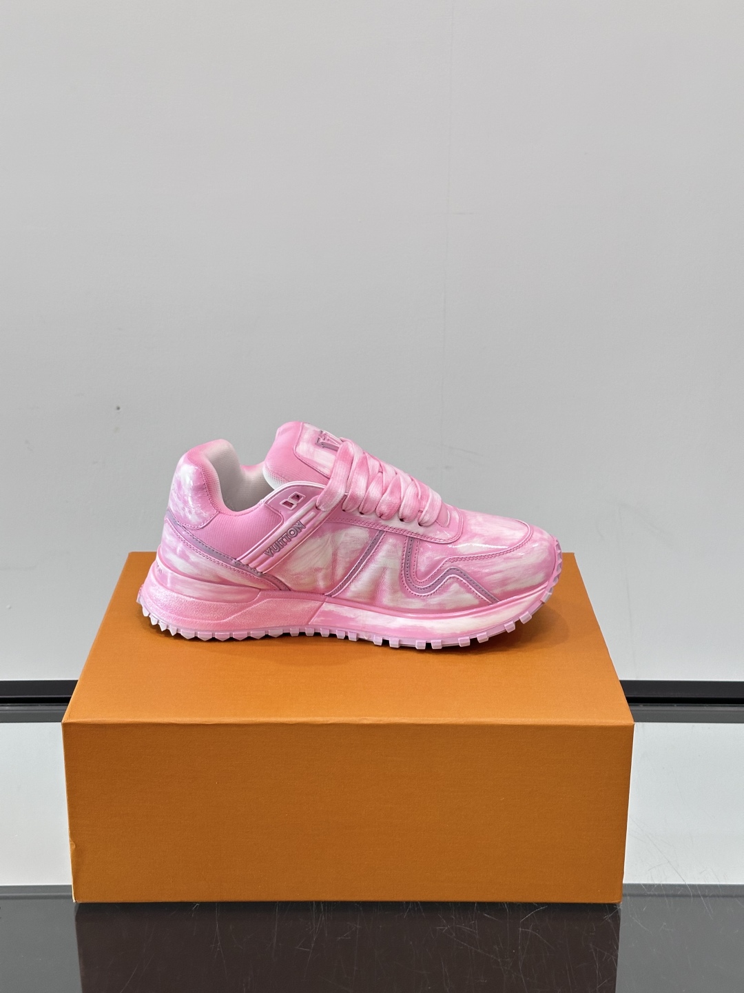 Lo*uis Vu*itton Run Away Sneakers(EU39-46)