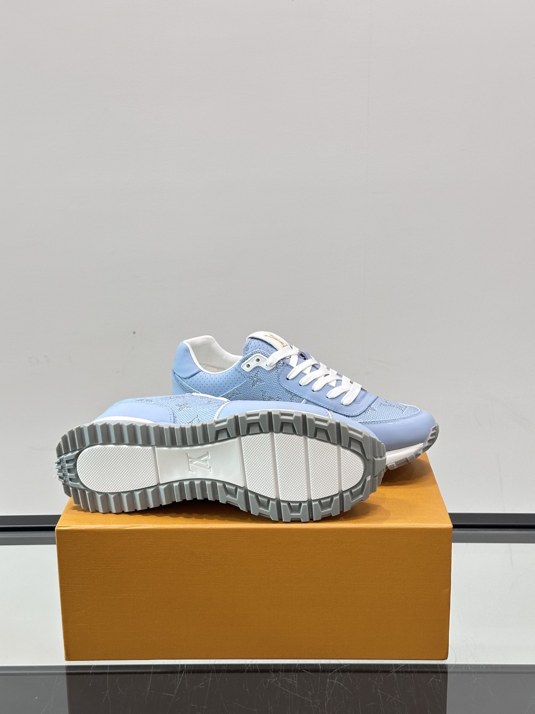 Lo*uis Vu*itton Run Away Sneakers(EU39-46)