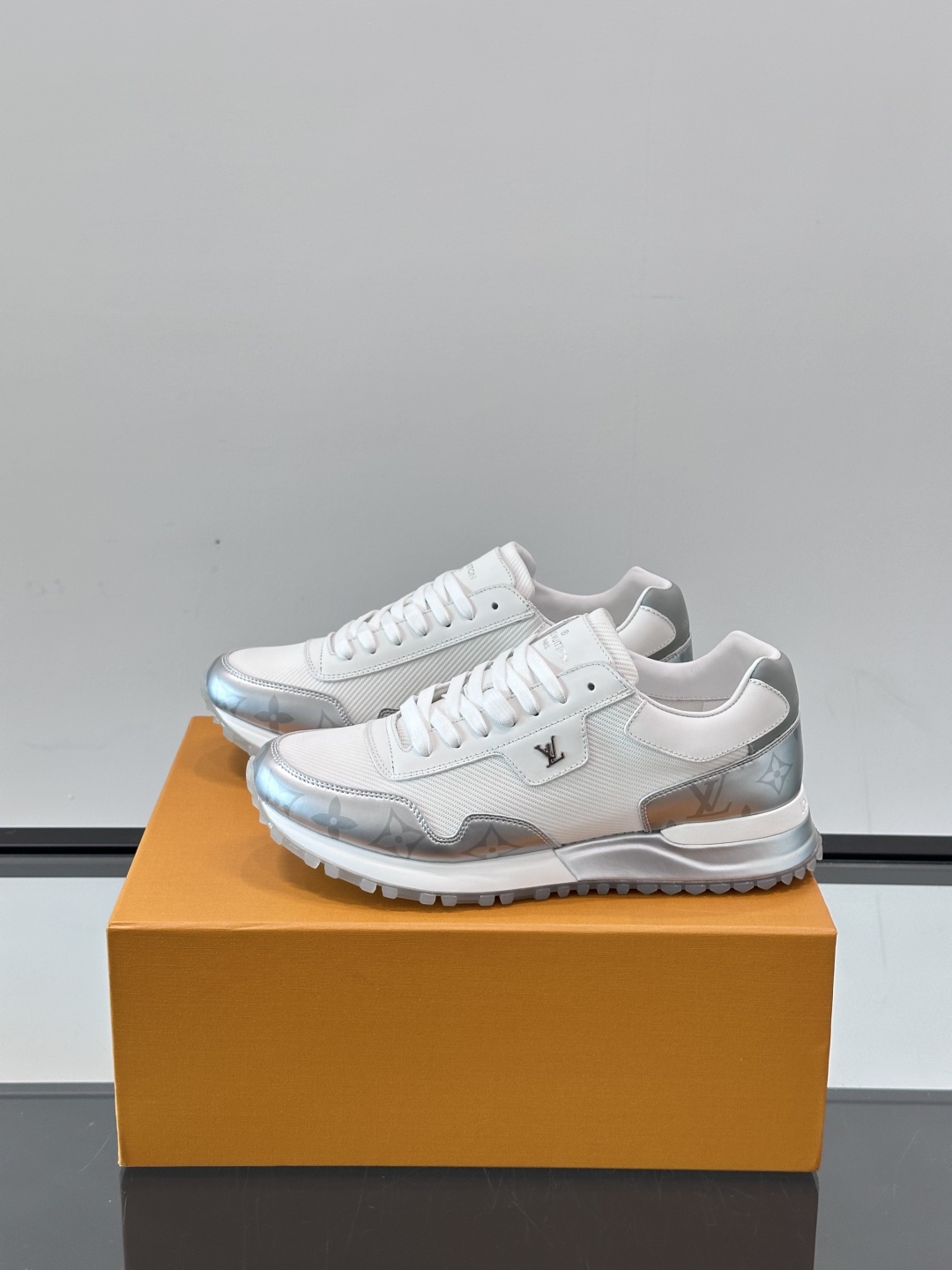 Lo*uis Vu*itton Run Away Sneakers(EU39-46)