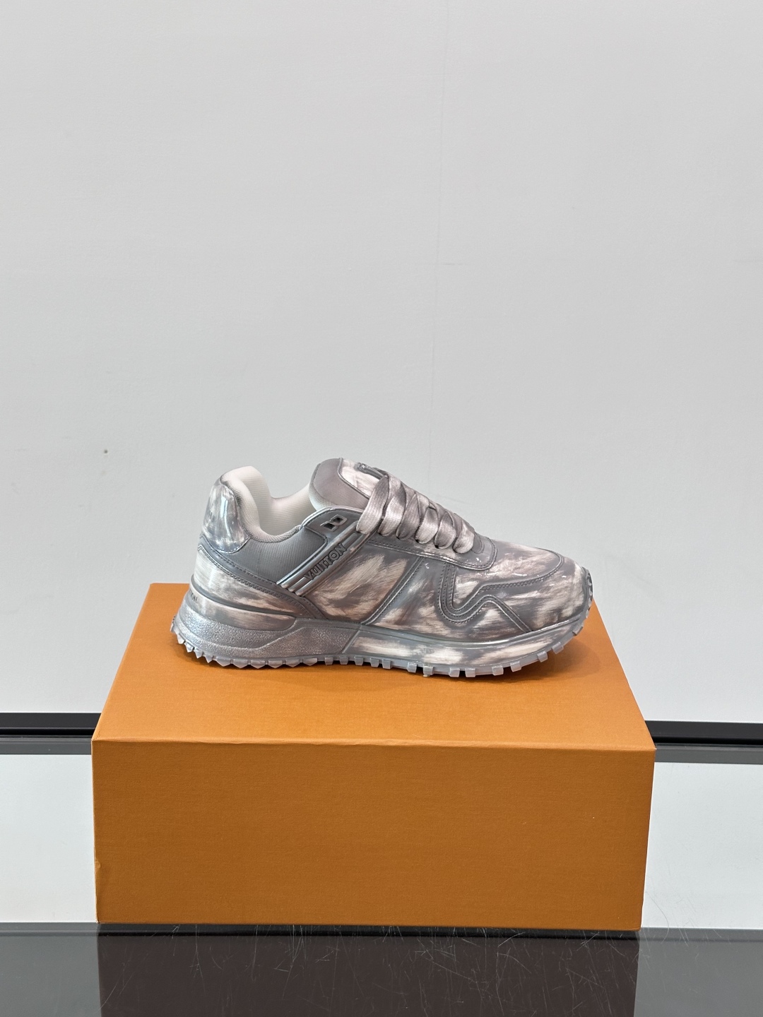 Lo*uis Vu*itton Run Away Sneakers(EU39-46)