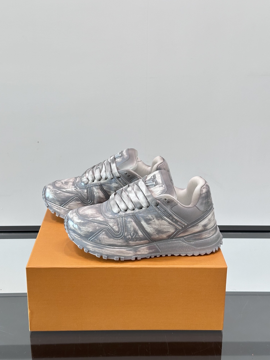 Lo*uis Vu*itton Run Away Sneakers(EU39-46)