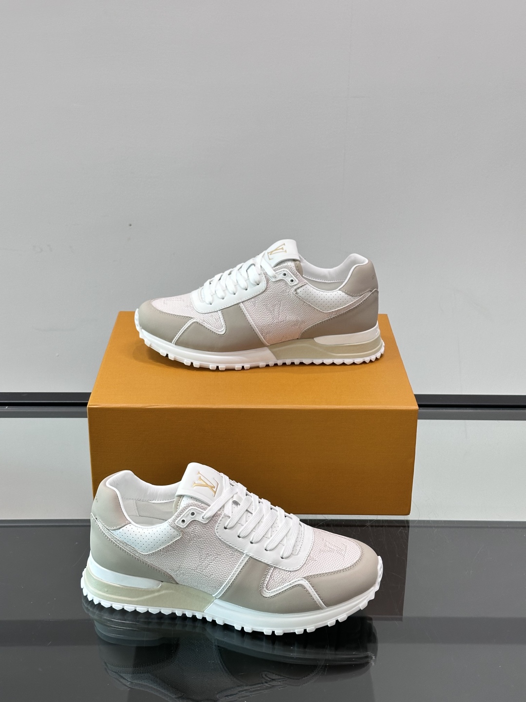 Lo*uis Vu*itton Run Away Sneakers(EU39-46)