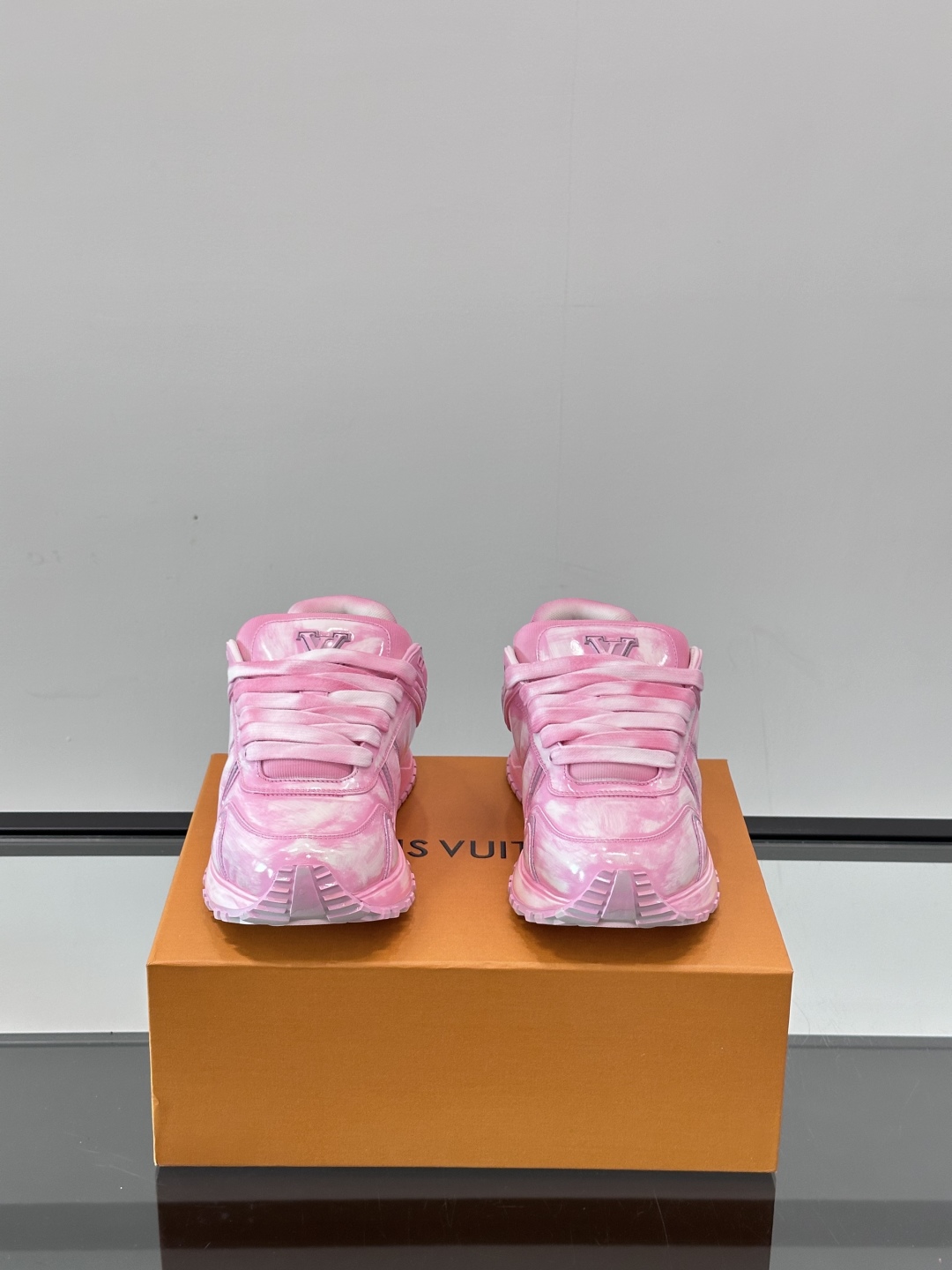 Lo*uis Vu*itton Run Away Sneakers(EU39-46)