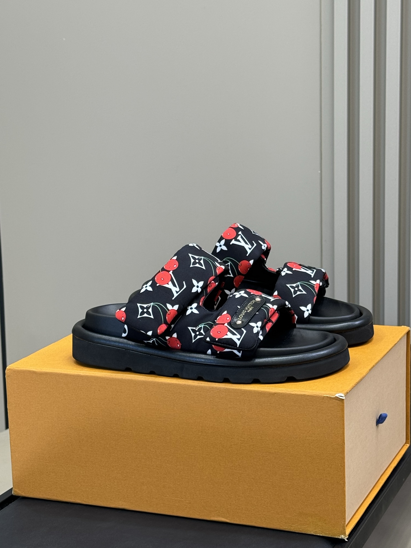 Louis Vuitt0n X TM Pool Plllow Slides(EU35-41)