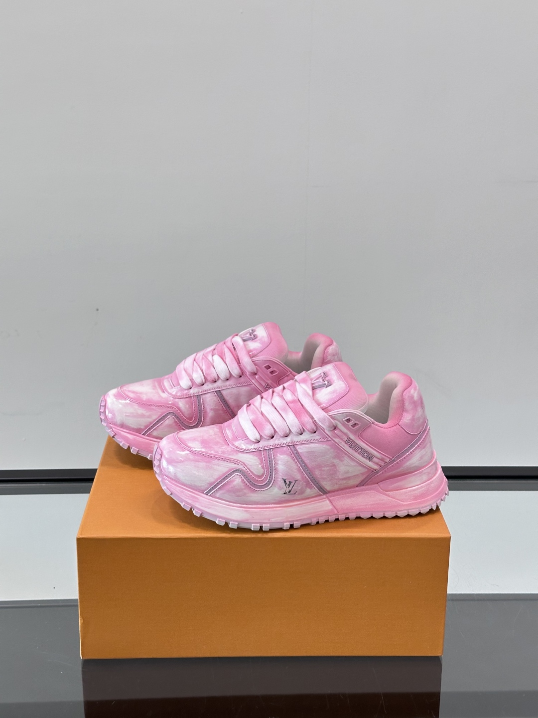 Lo*uis Vu*itton Run Away Sneakers(EU39-46)