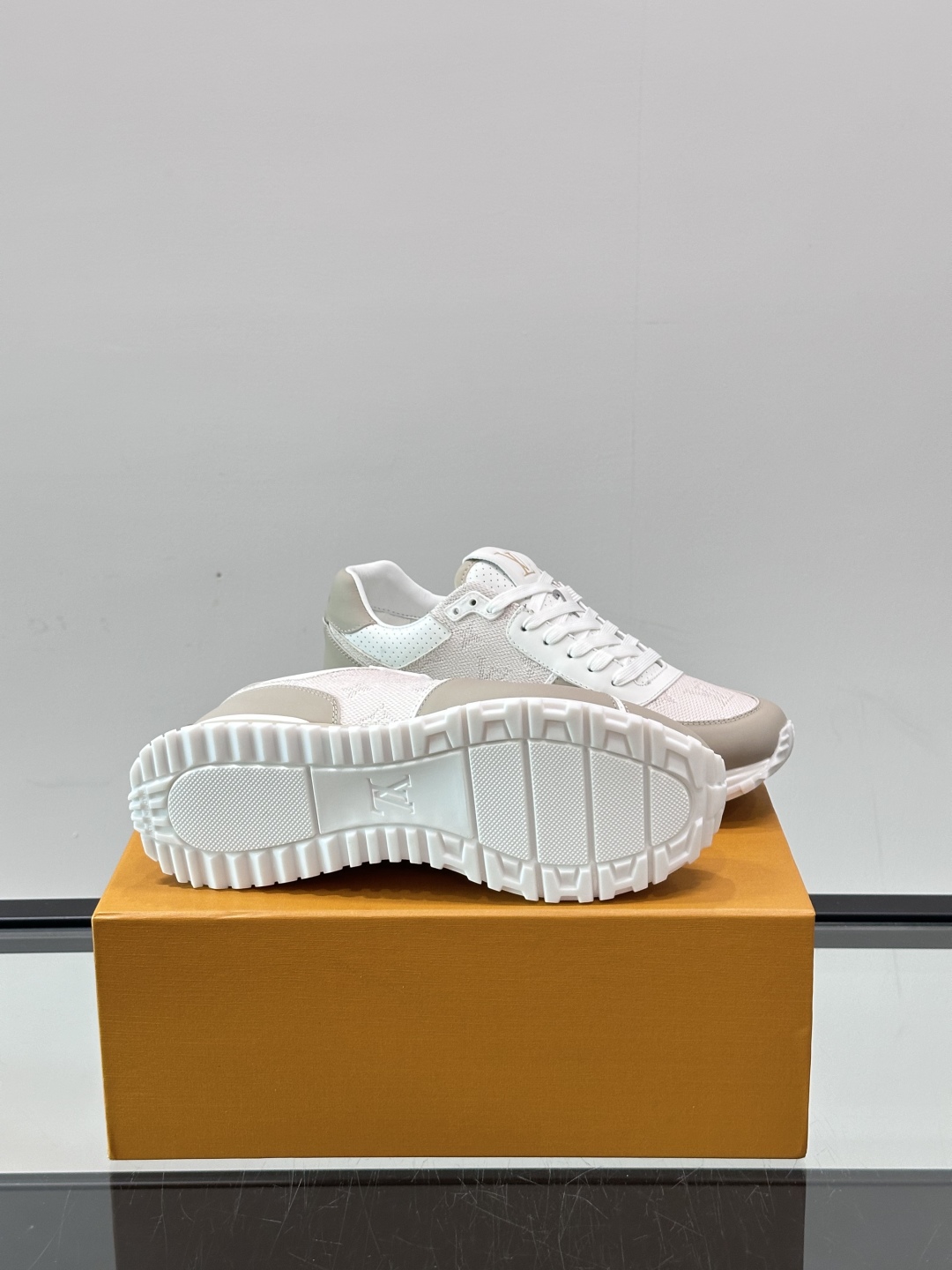 Lo*uis Vu*itton Run Away Sneakers(EU39-46)