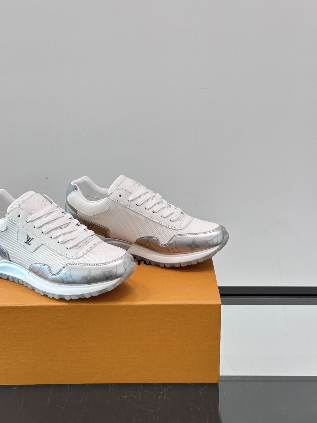 Lo*uis Vu*itton Run Away Sneakers(EU39-46)