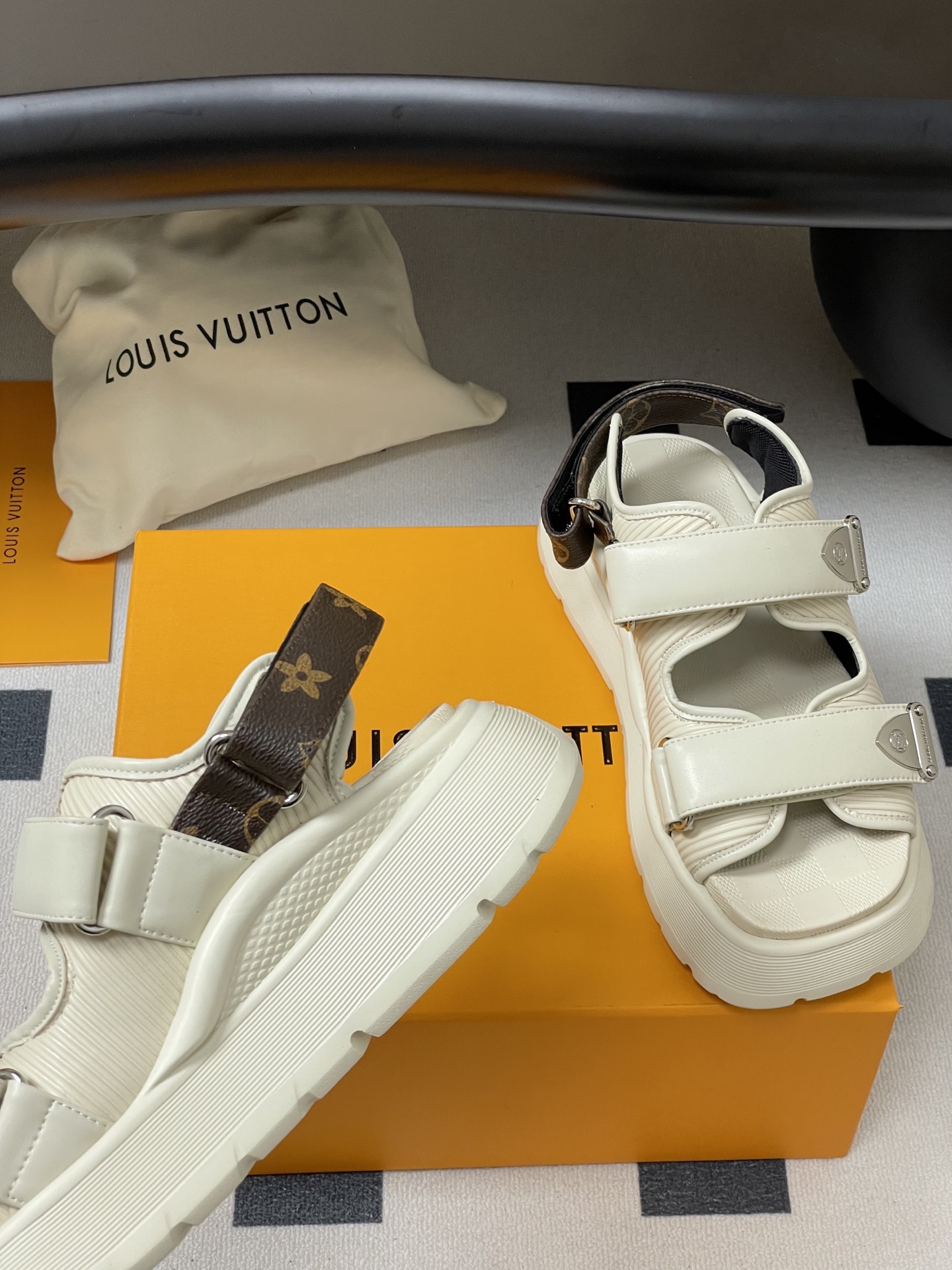 Louis Vuitt0n Chameleon Comfort Slides(EU35-42)