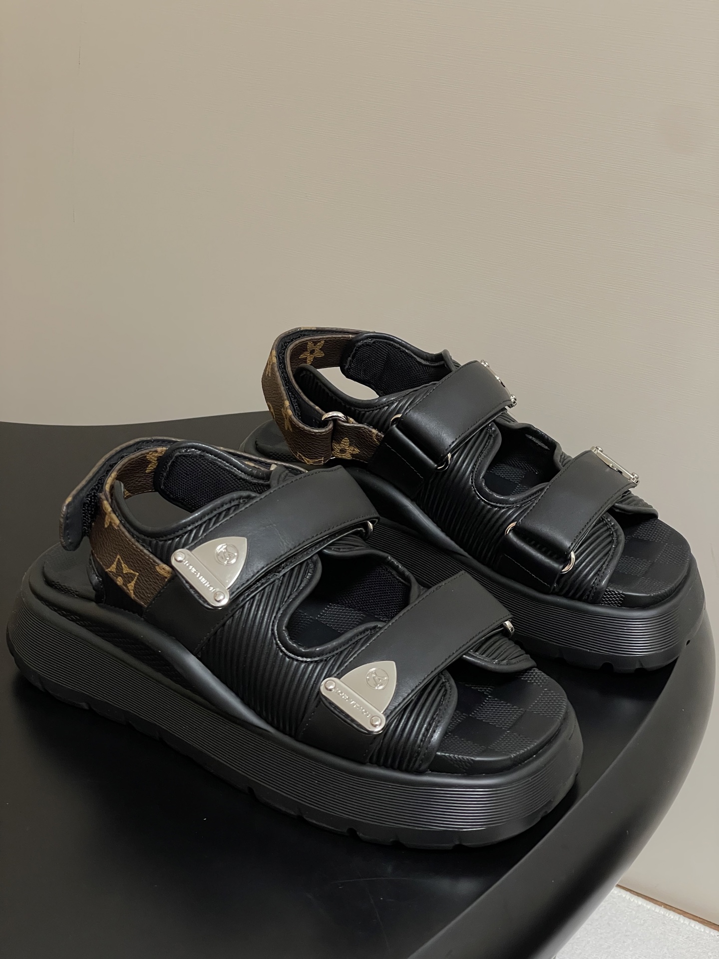 Louis Vuitt0n Chameleon Comfort Slides(EU35-42)