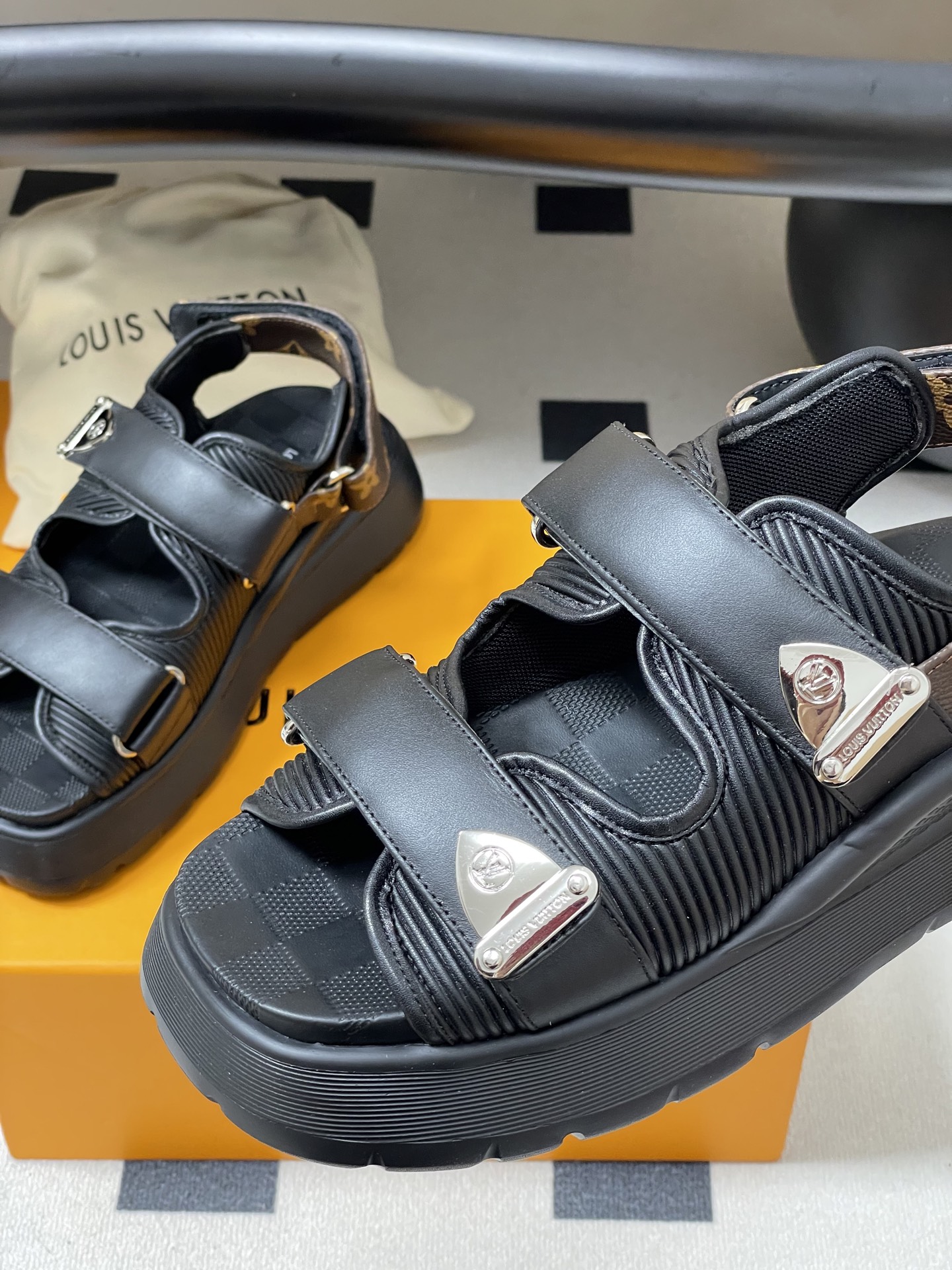Louis Vuitt0n Chameleon Comfort Slides(EU35-42)