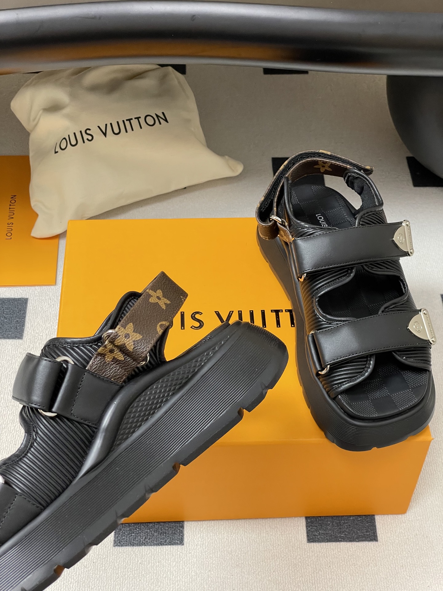 Louis Vuitt0n Chameleon Comfort Slides(EU35-42)