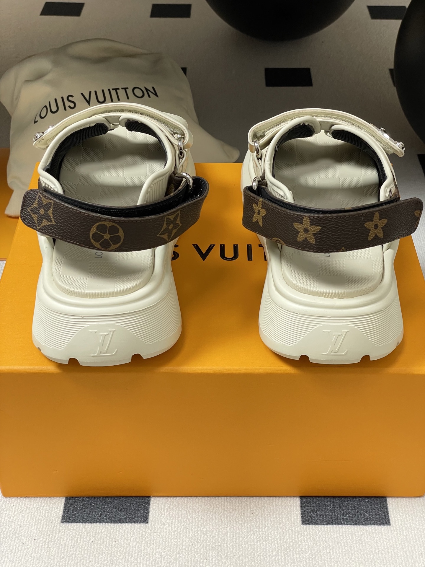 Louis Vuitt0n Chameleon Comfort Slides(EU35-42)