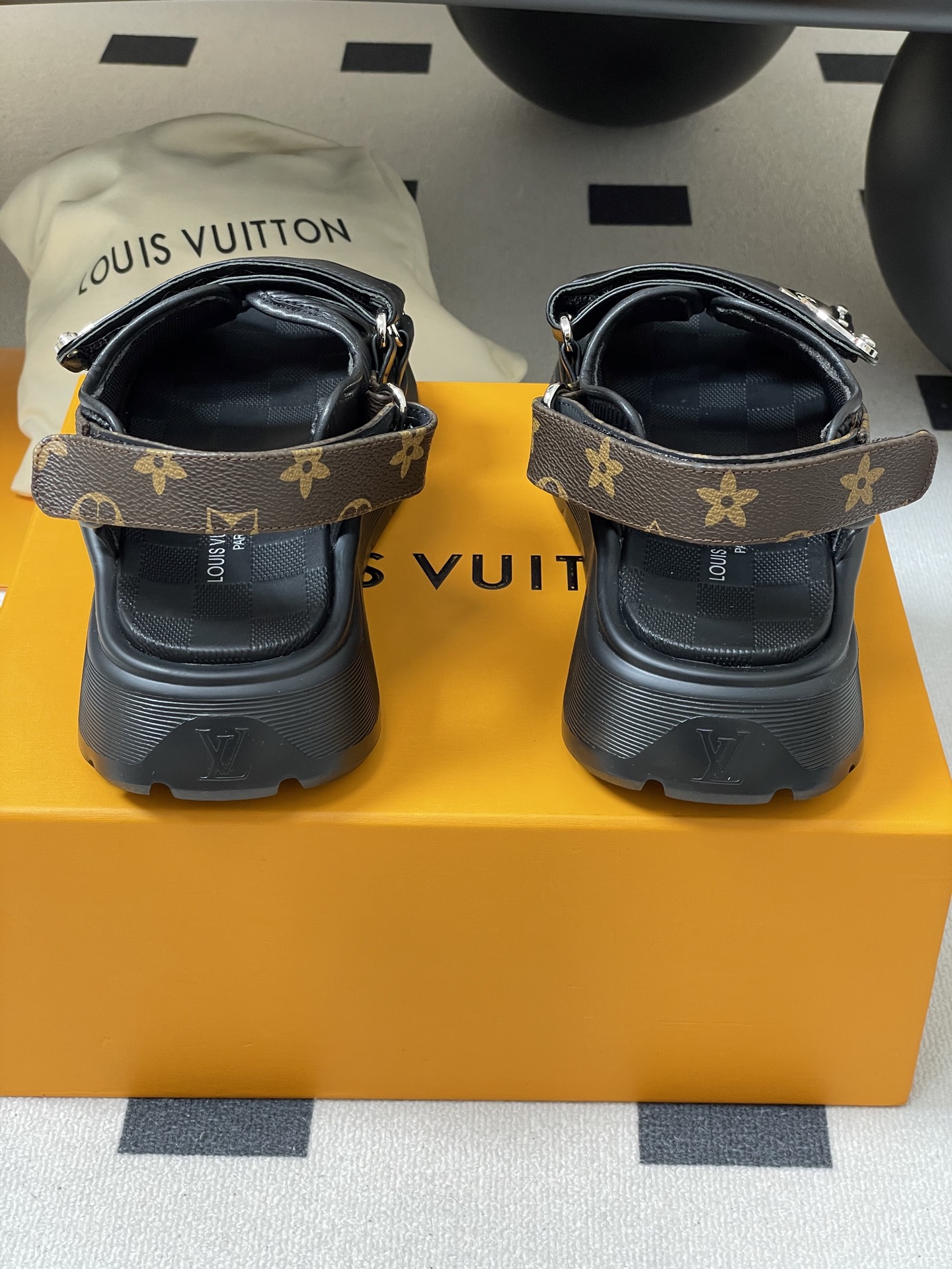 Louis Vuitt0n Chameleon Comfort Slides(EU35-42)