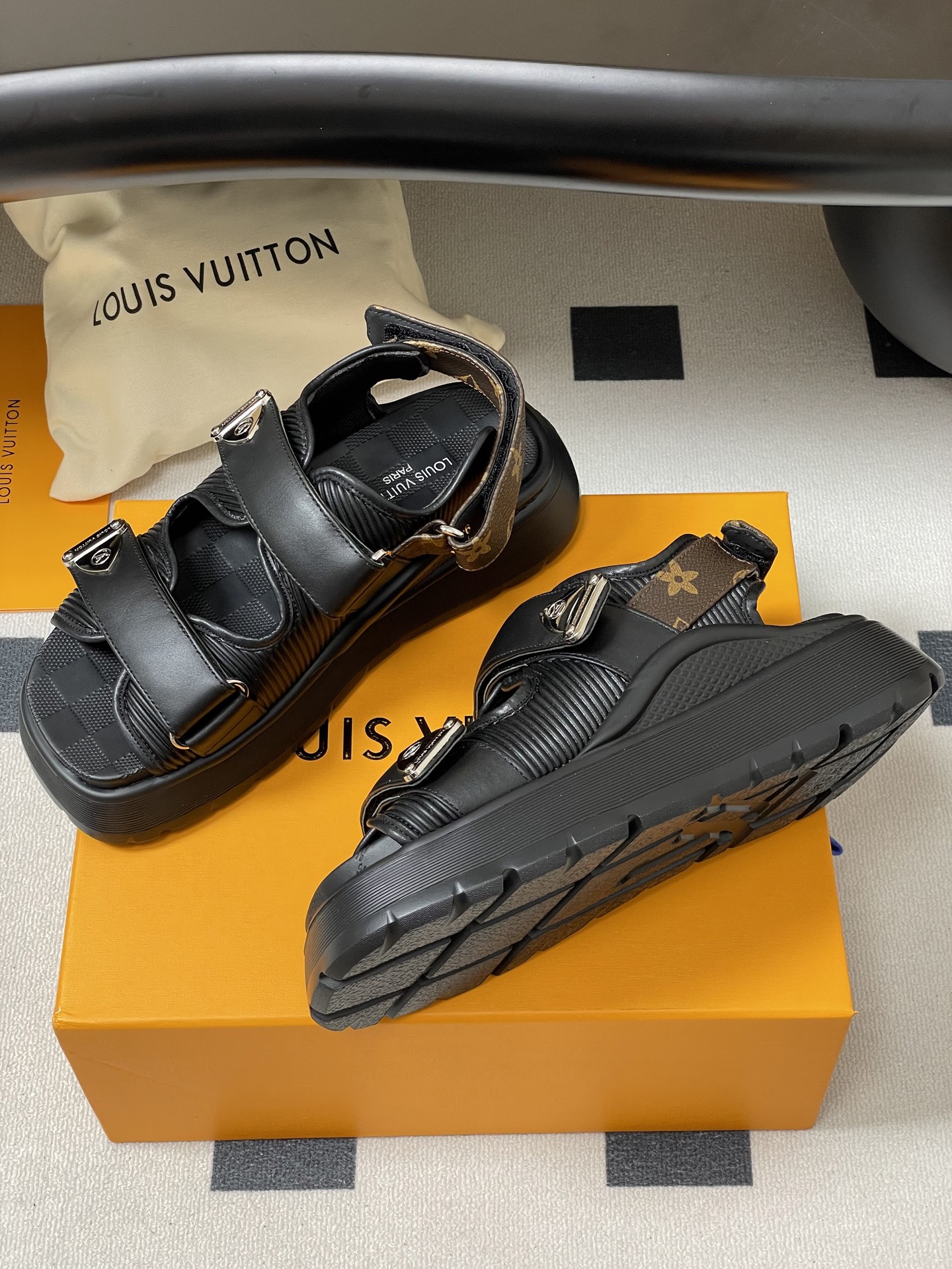 Louis Vuitt0n Chameleon Comfort Slides(EU35-42)