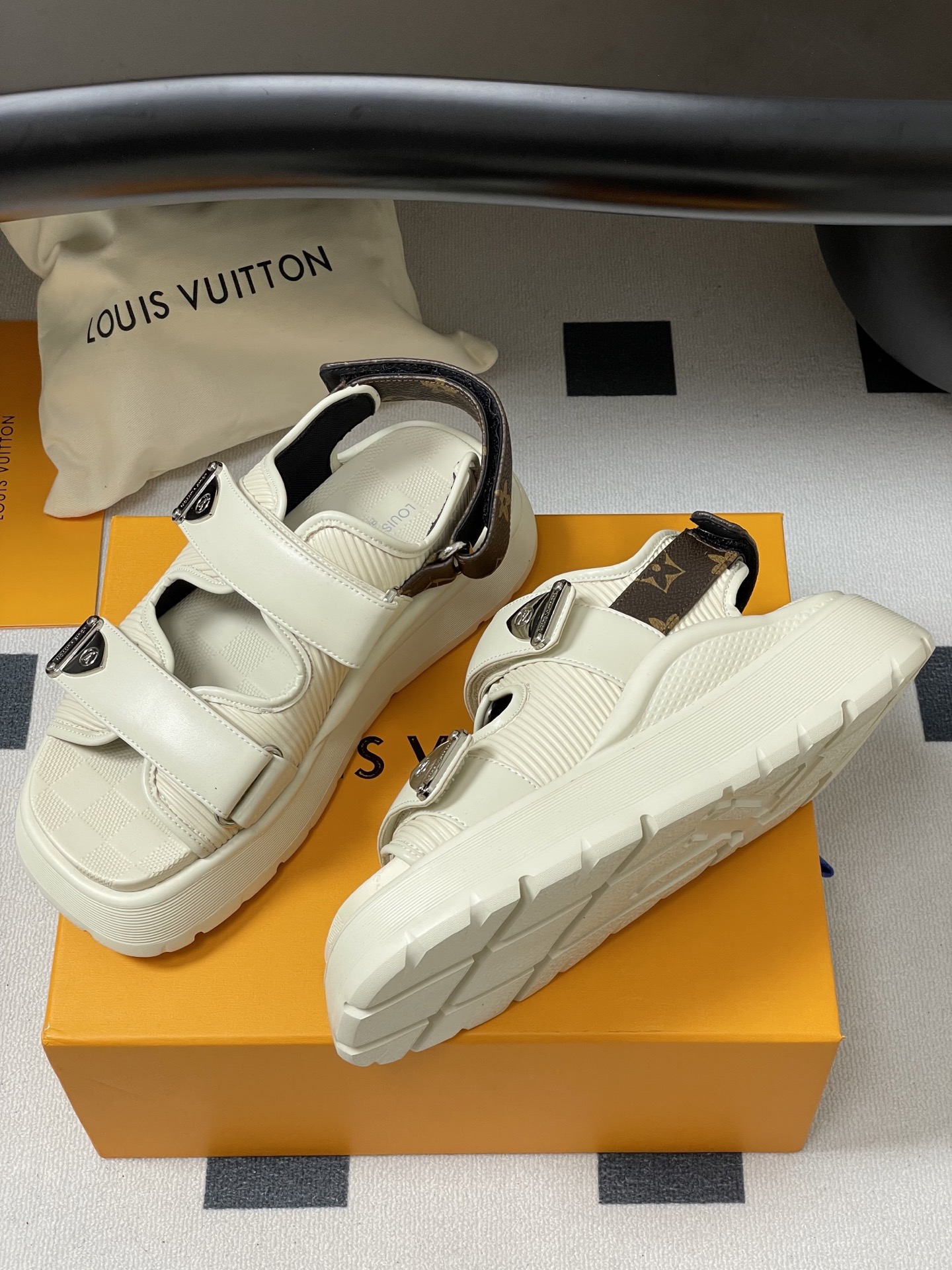 Louis Vuitt0n Chameleon Comfort Slides(EU35-42)