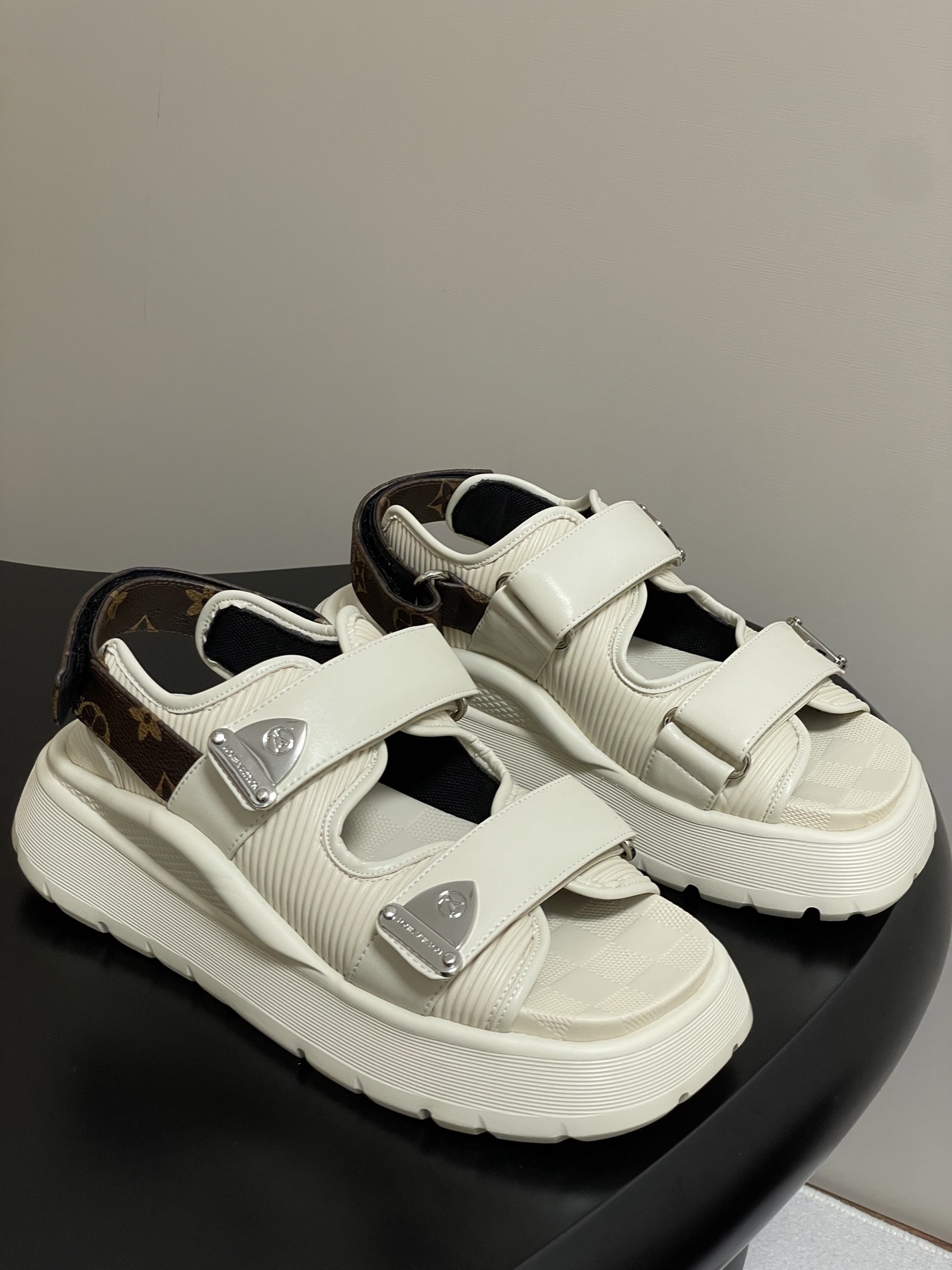 Louis Vuitt0n Chameleon Comfort Slides(EU35-42)