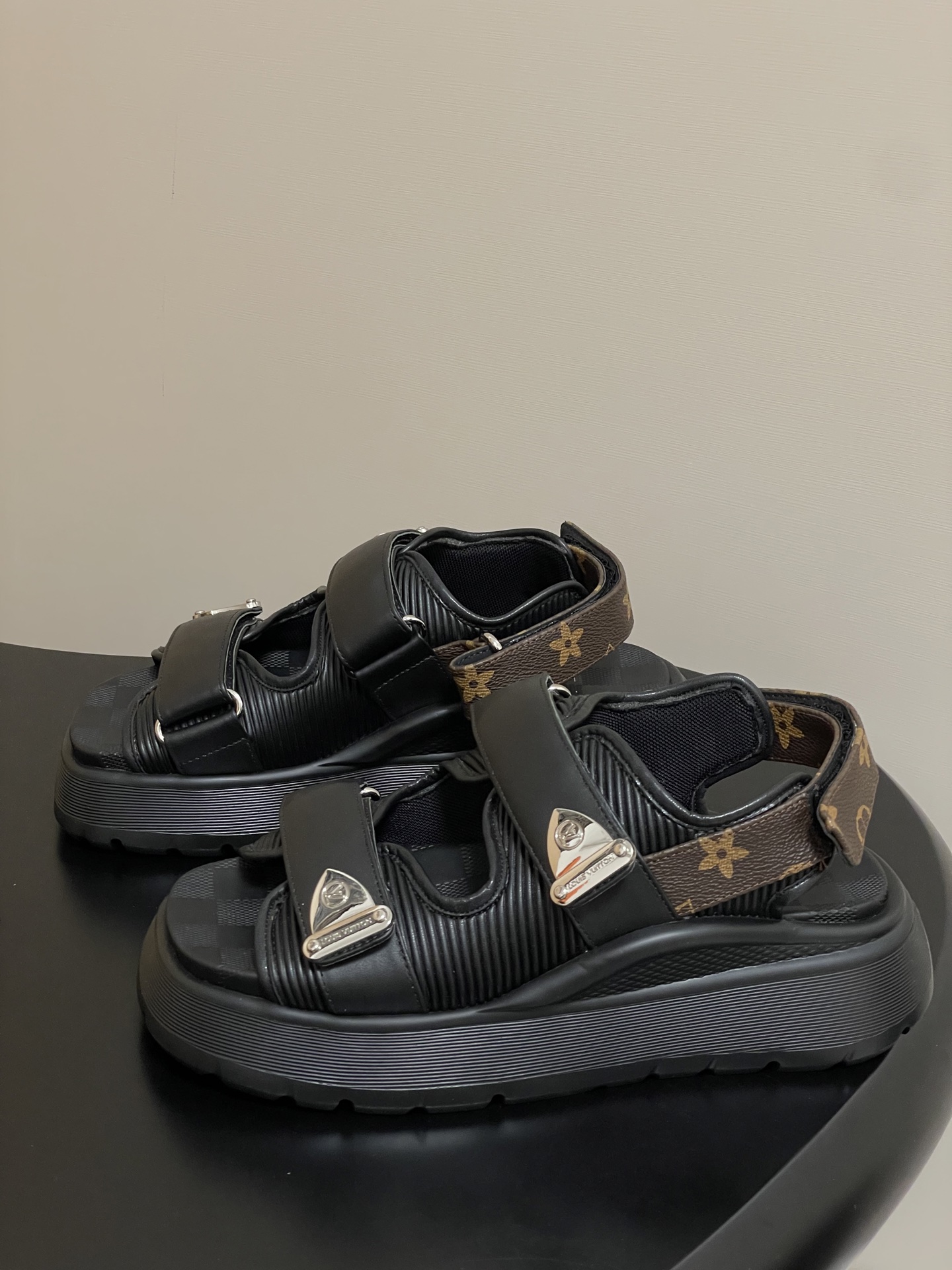 Louis Vuitt0n Chameleon Comfort Slides(EU35-42)