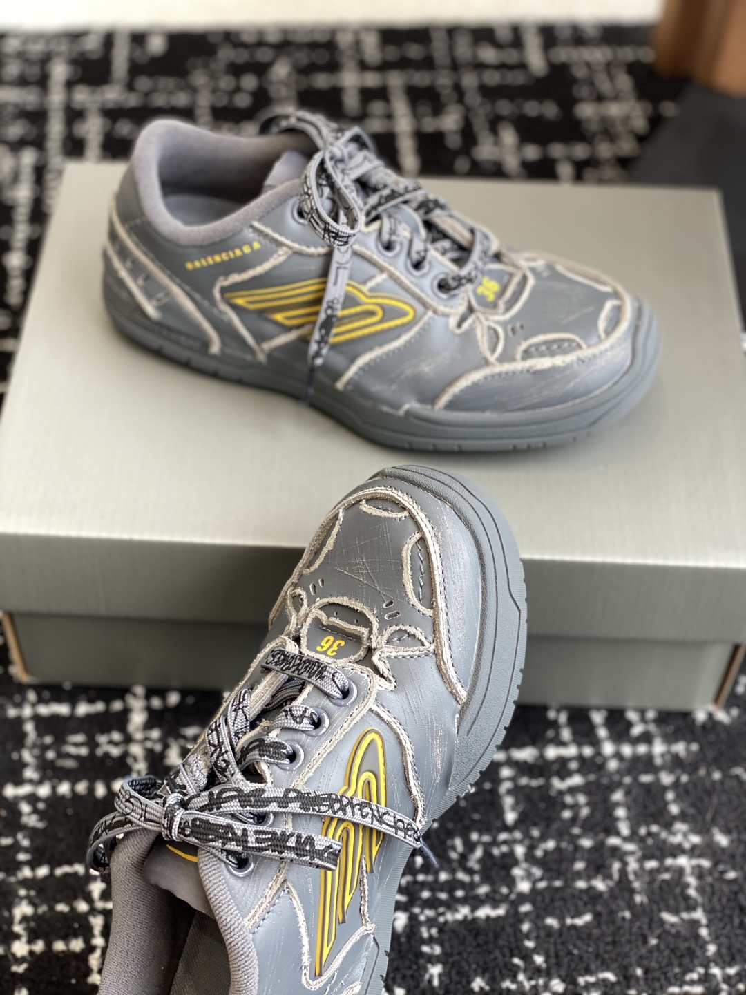 Balenciaga Hamptons Worn-Out  25ss(EU35-46()