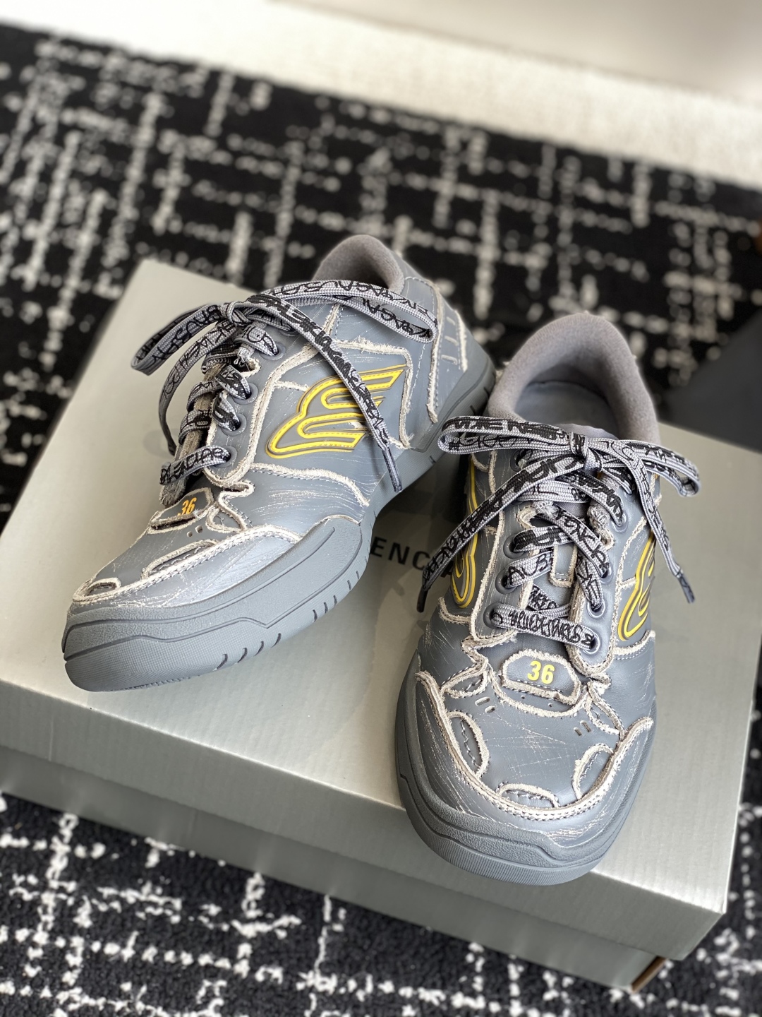 Balenciaga Hamptons Worn-Out  25ss(EU35-46()