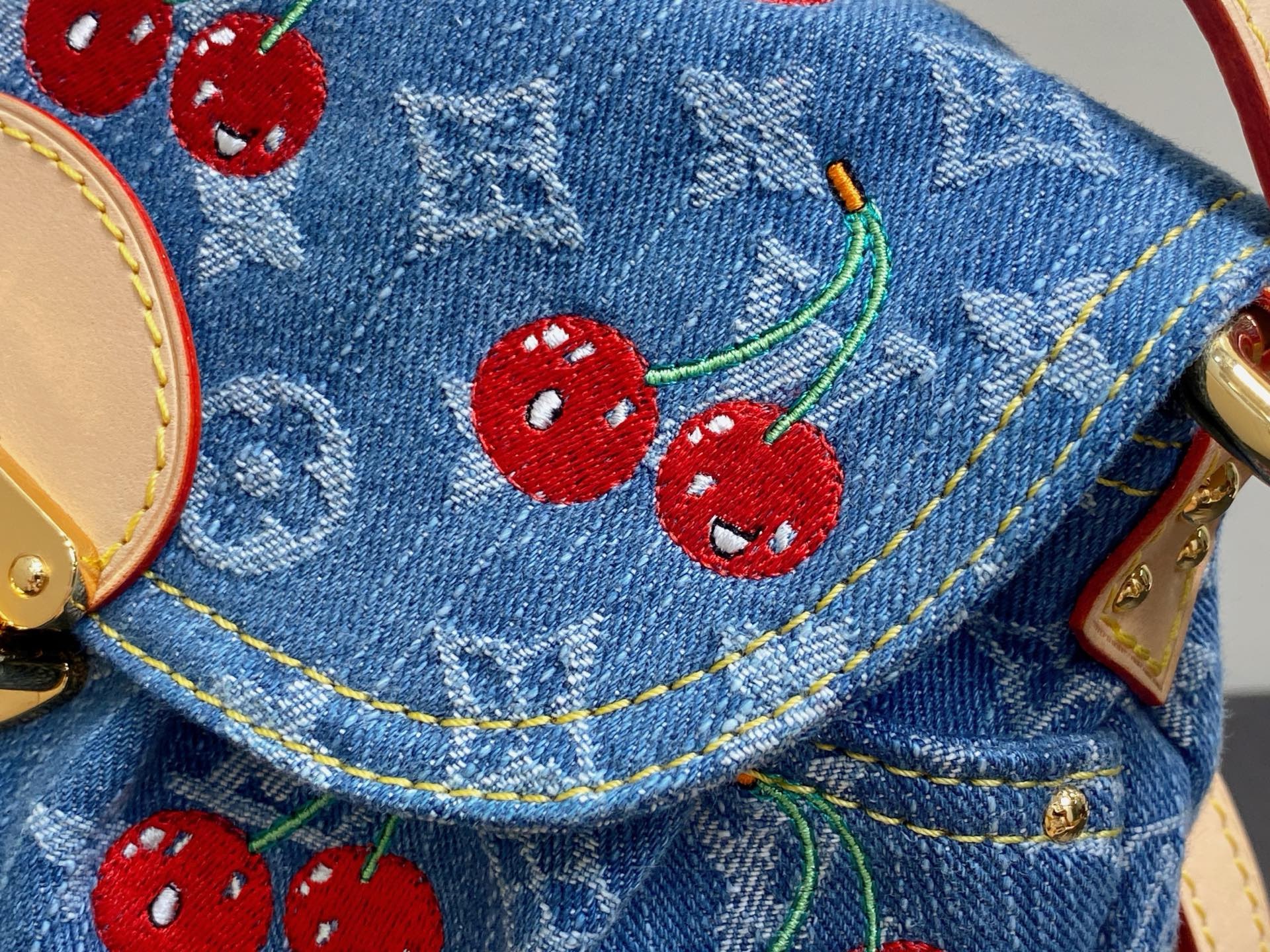 Louis Vuitton TM Sunset Bag(27 × 18 × 3CM)