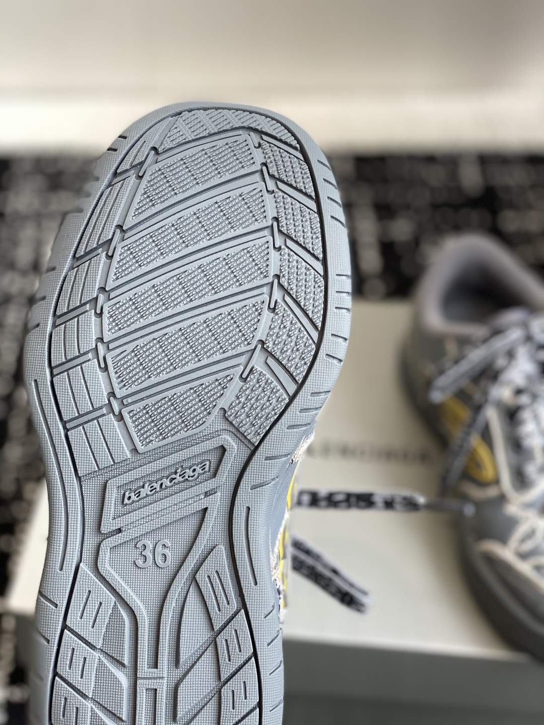 Balenciaga Hamptons Worn-Out  25ss(EU35-46()