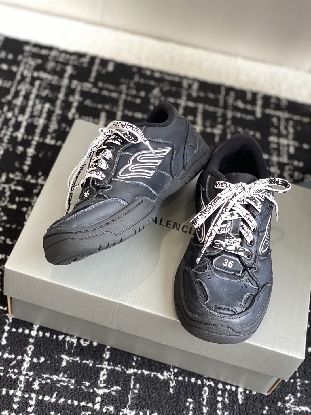 Balenciaga Hamptons Worn-Out  25ss(EU35-46()