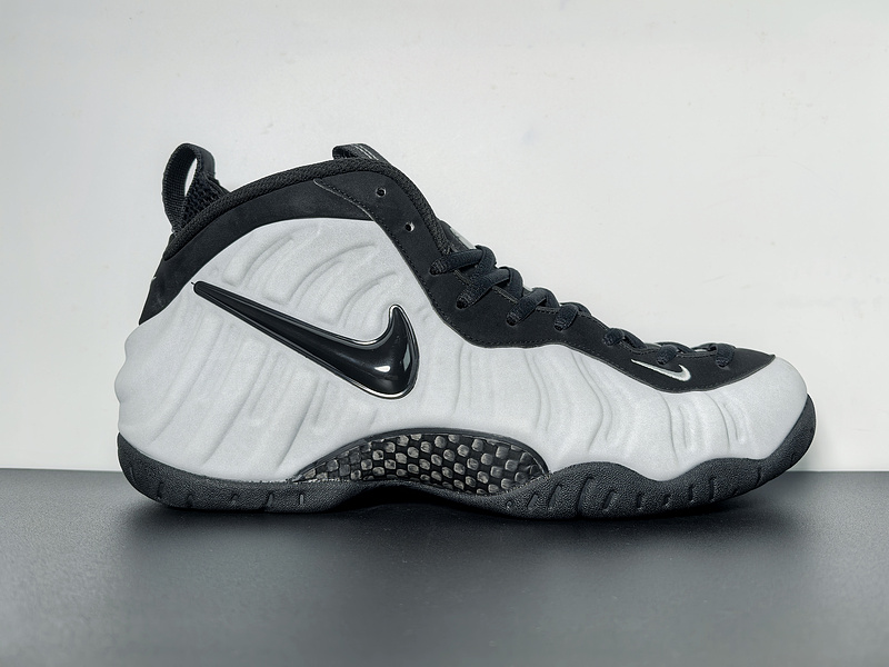Nike Air Foamposite One “Triple White”HF0794-001