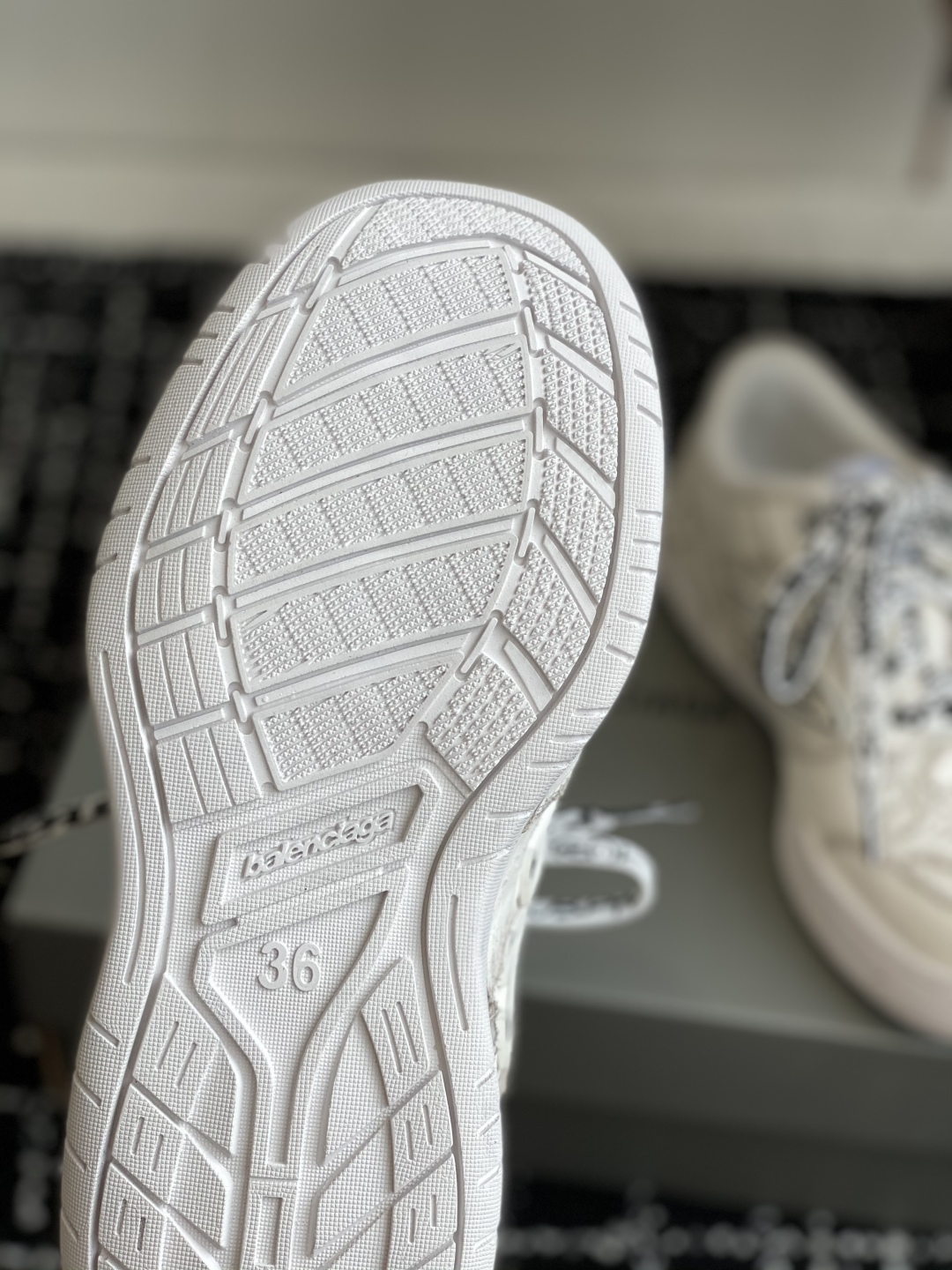 Balenciaga Hamptons Worn-Out  25ss(EU35-46()