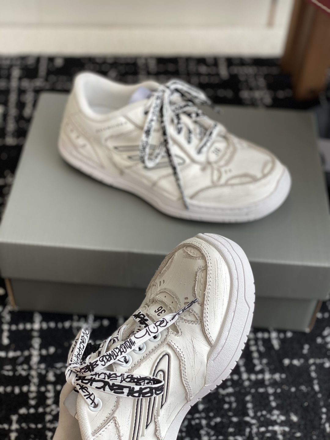 Balenciaga Hamptons Worn-Out  25ss(EU35-46()