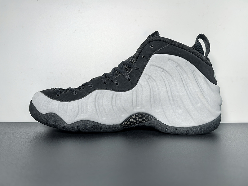 Nike Air Foamposite One “Triple White”HF0794-001