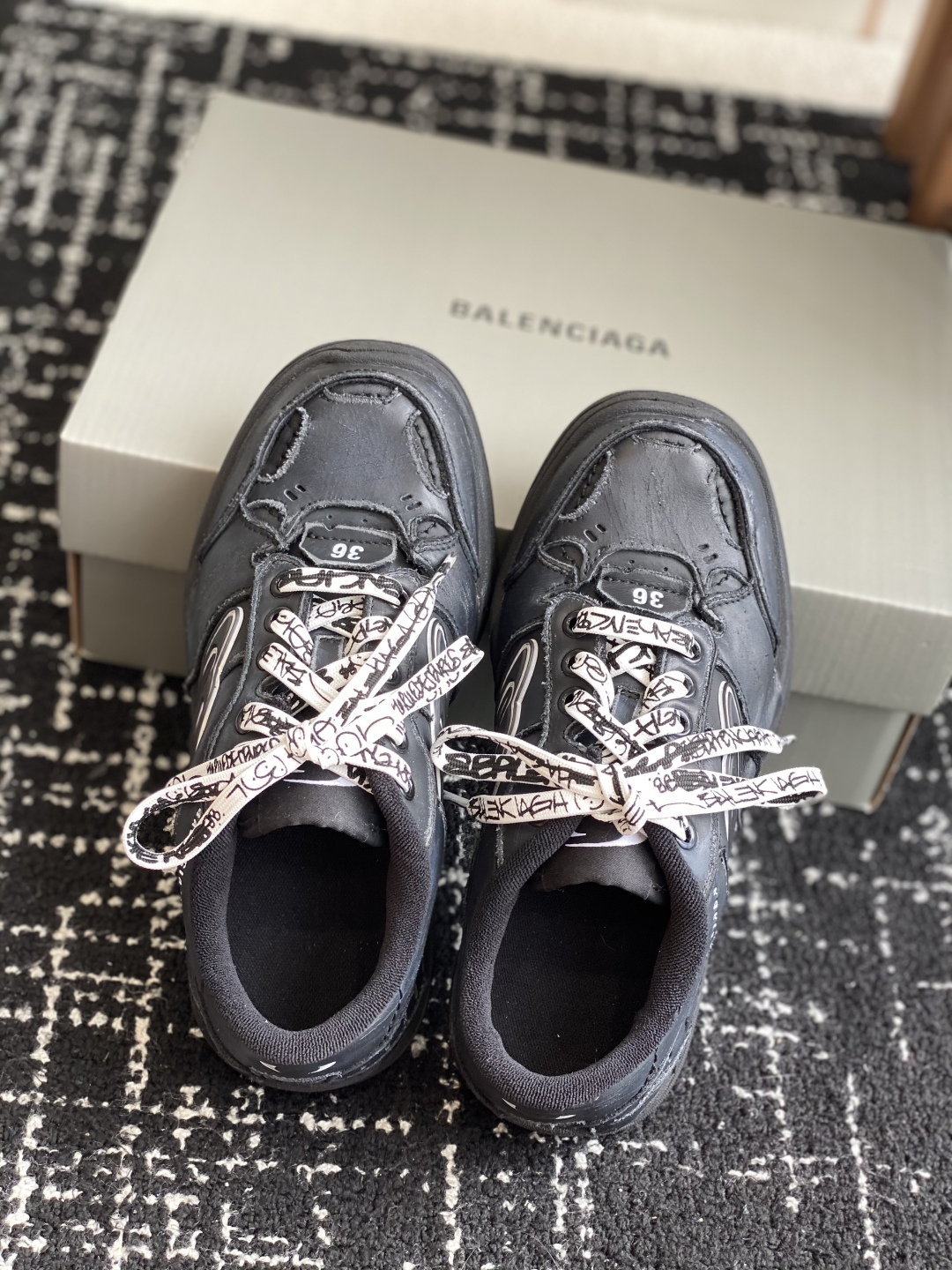 Balenciaga Hamptons Worn-Out  25ss(EU35-46()