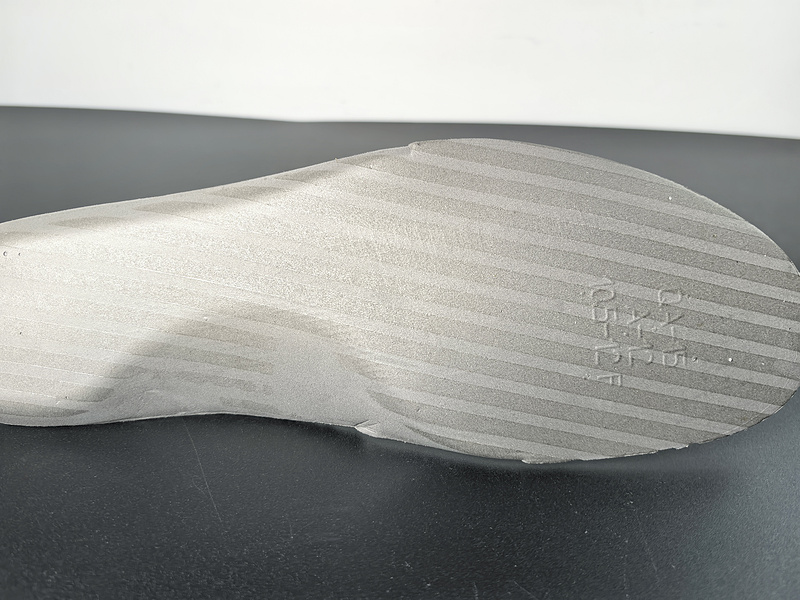 Nike Air Foamposite One “Triple White”HF0794-001