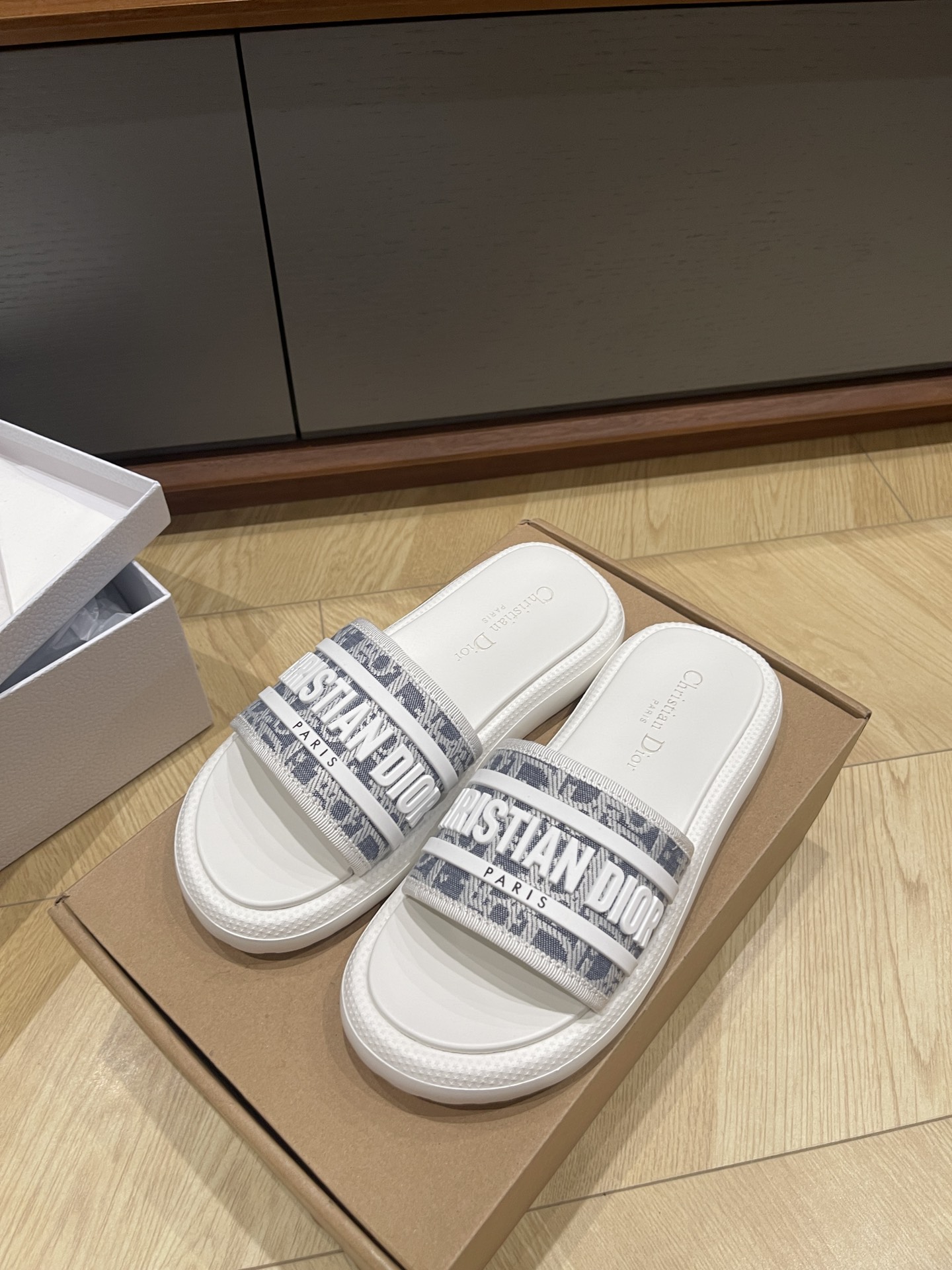 Dio* 25SS Slides-(EU34-41)