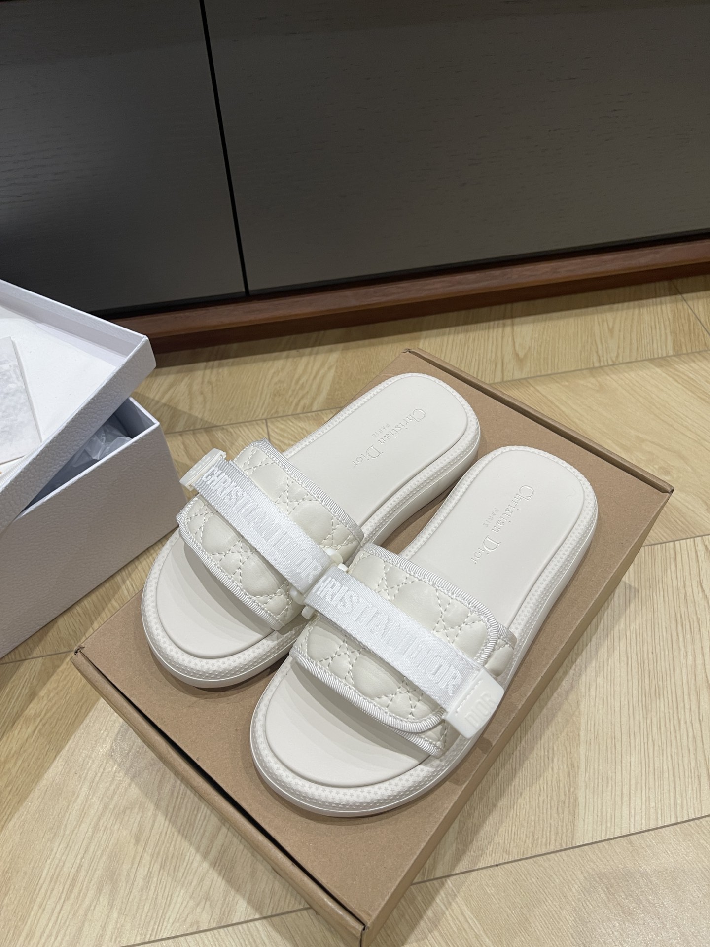 Dio* 25SS Slides-(EU34-41)