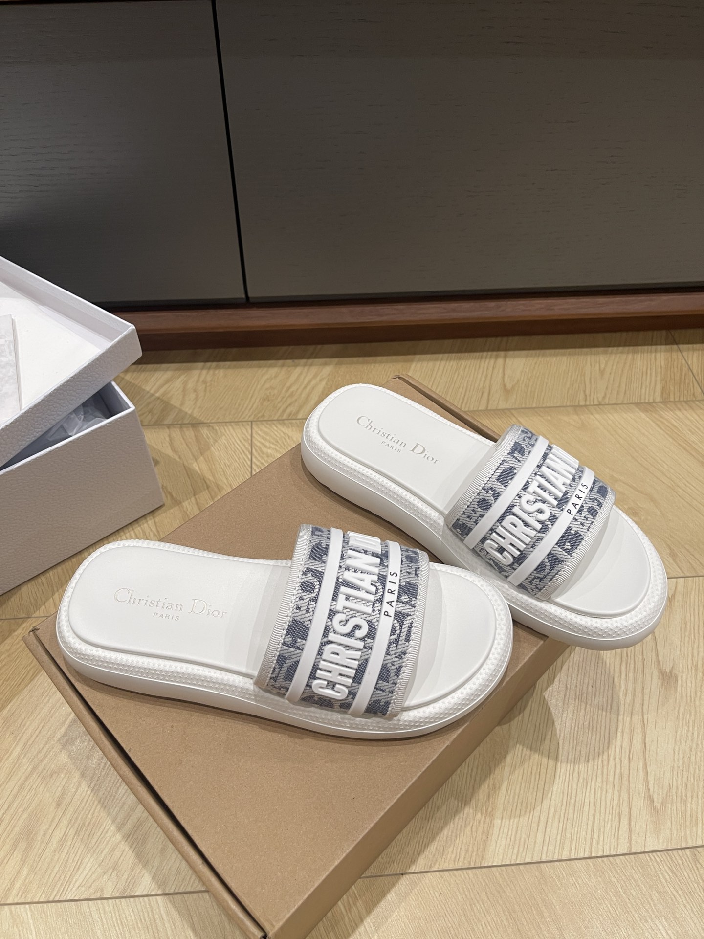 Dio* 25SS Slides-(EU34-41)