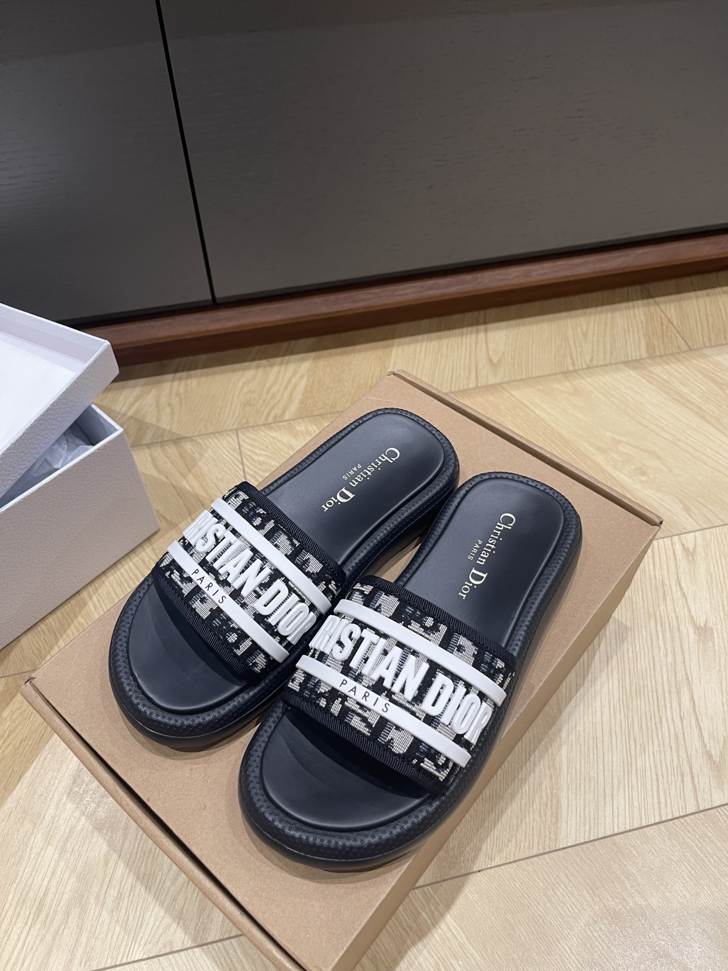 Dio* 25SS Slides-(EU34-41)