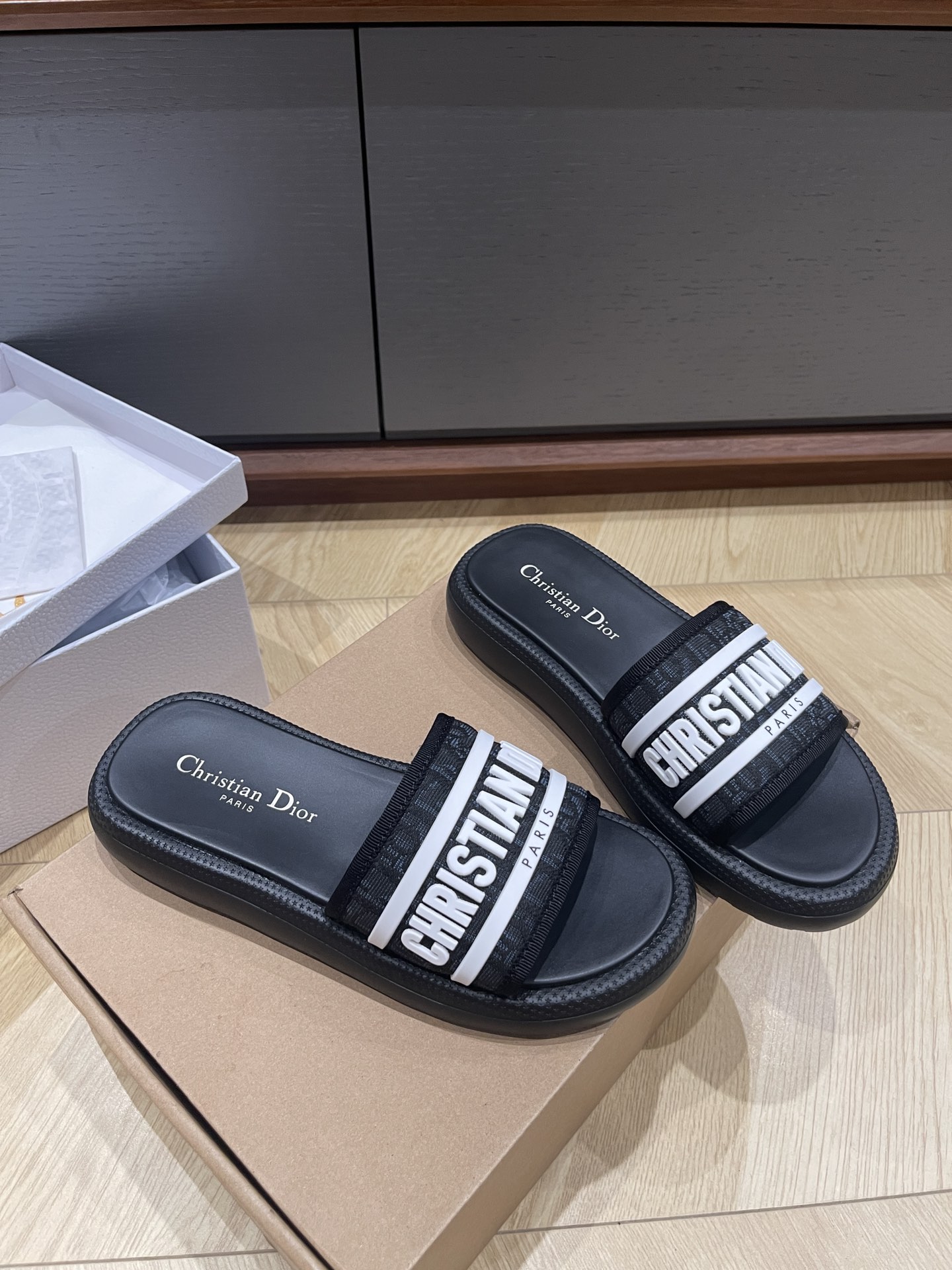 Dio* 25SS Slides-(EU34-41)