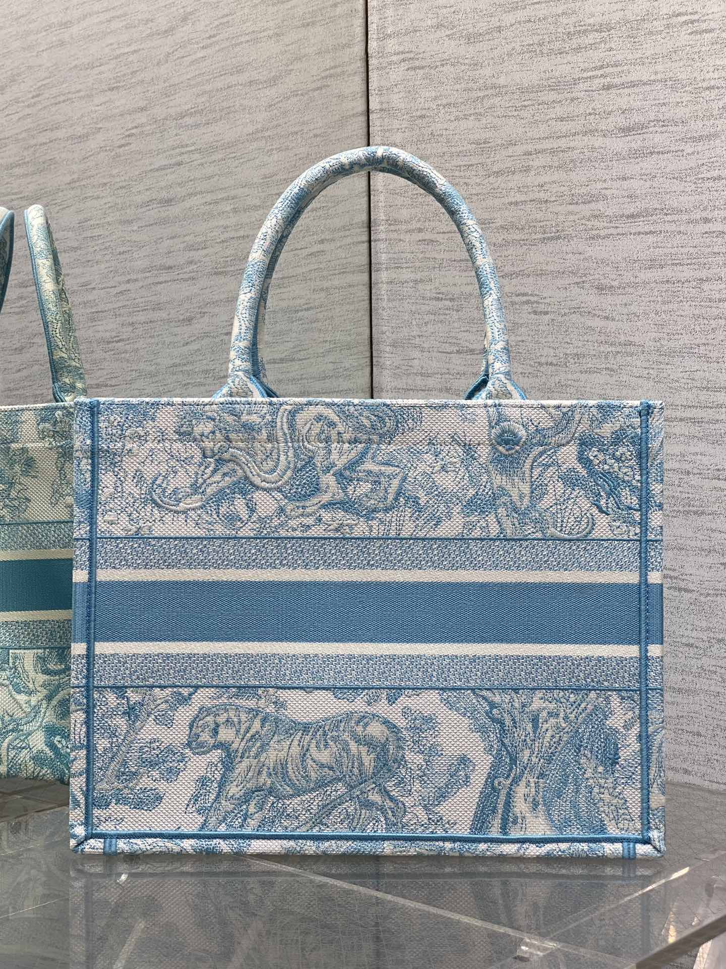 Dio* Medium Book Tote(36*18*28CM)