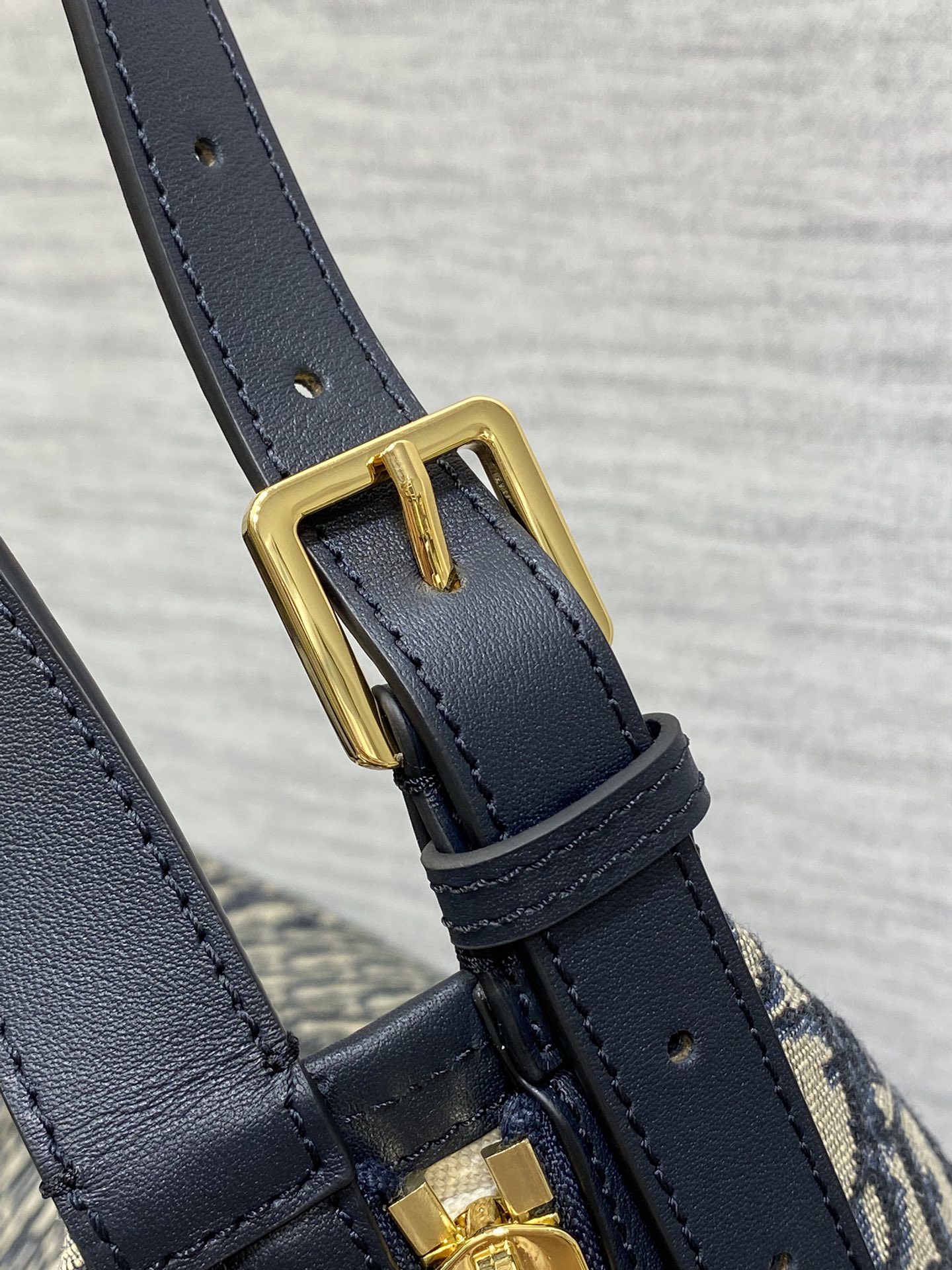 Dio* Medium Journey Bag(33*16*15CM)