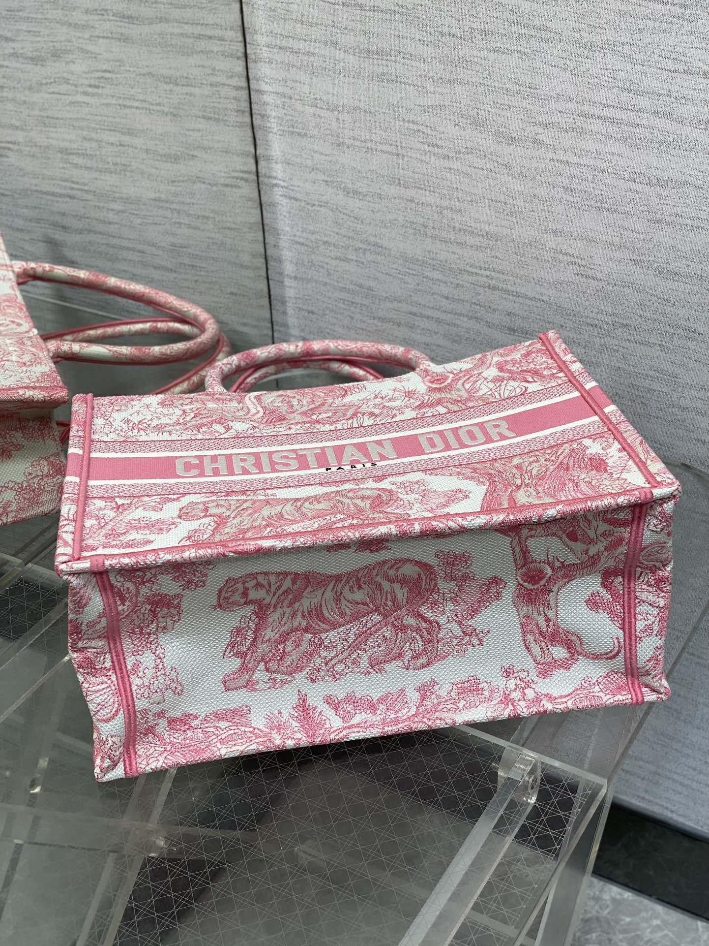 Dio* Medium Book Tote(36*18*28CM)