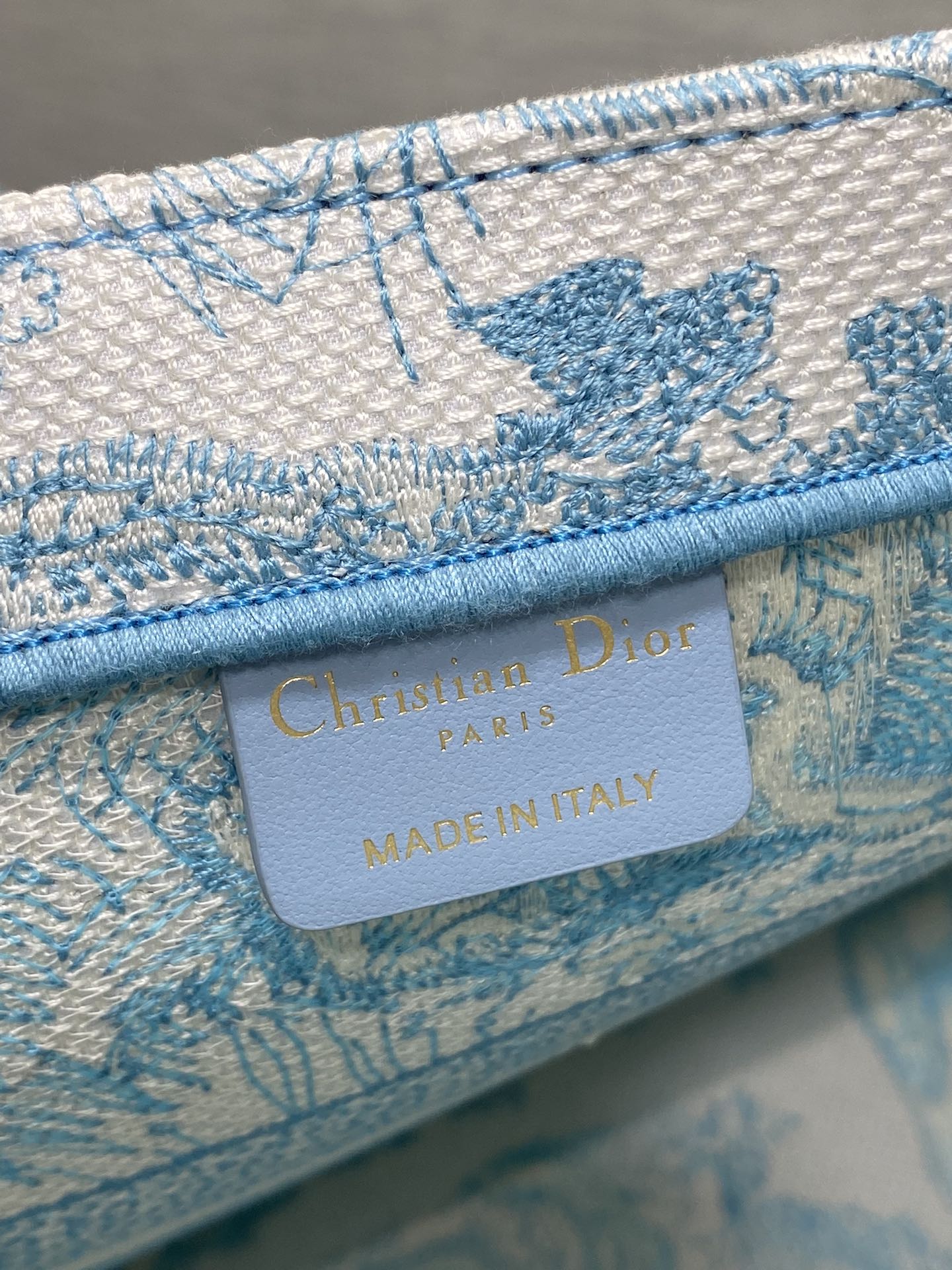 Dio* Medium Book Tote(36*18*28CM)