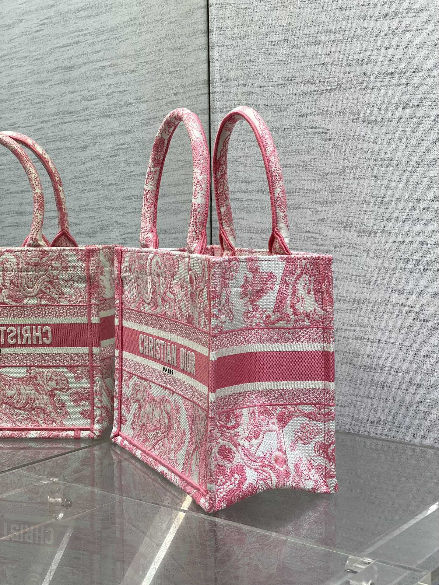 Dio* Small Book Tote(26*8*22CM)