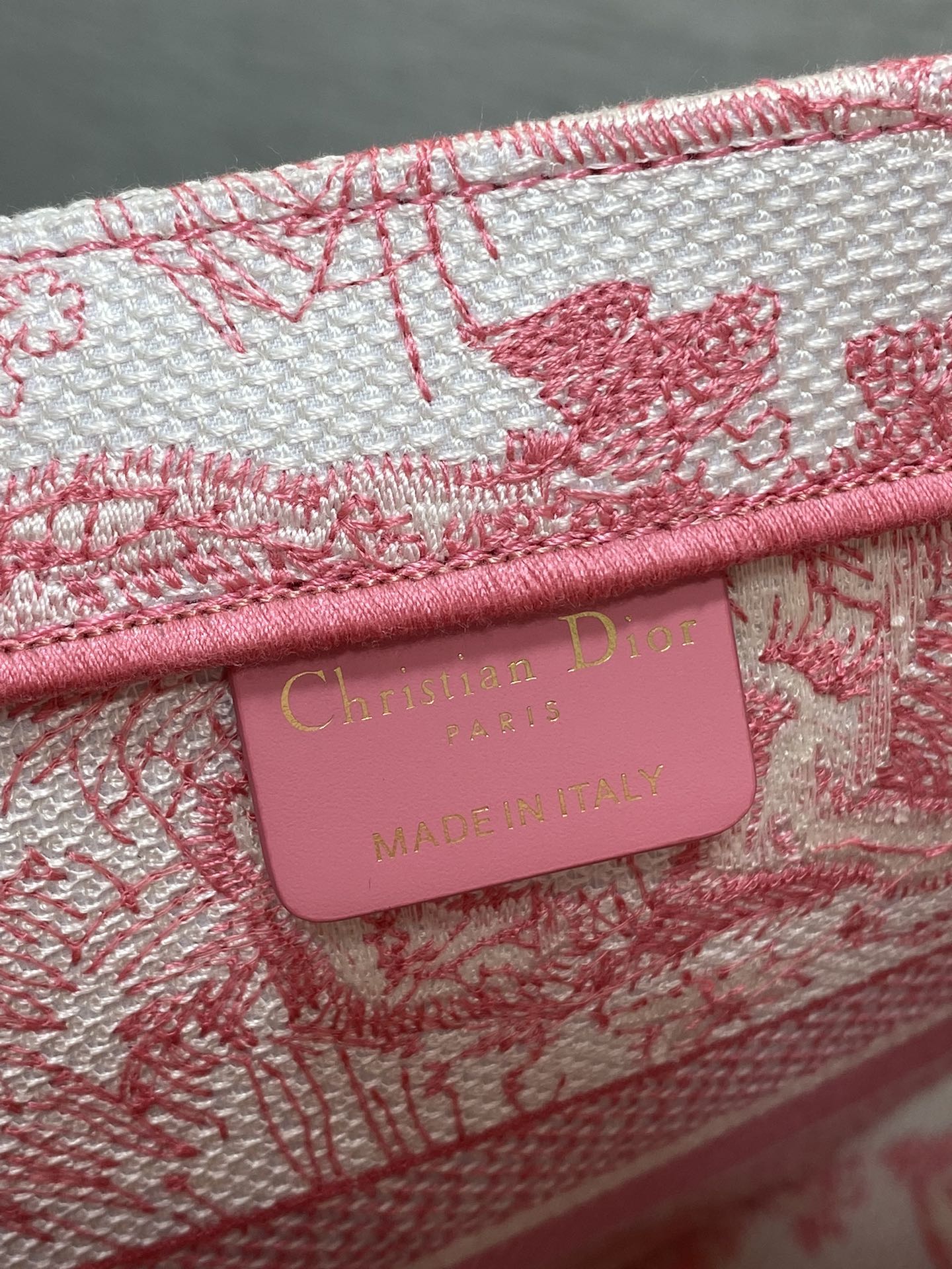 Dio* Medium Book Tote(36*18*28CM)