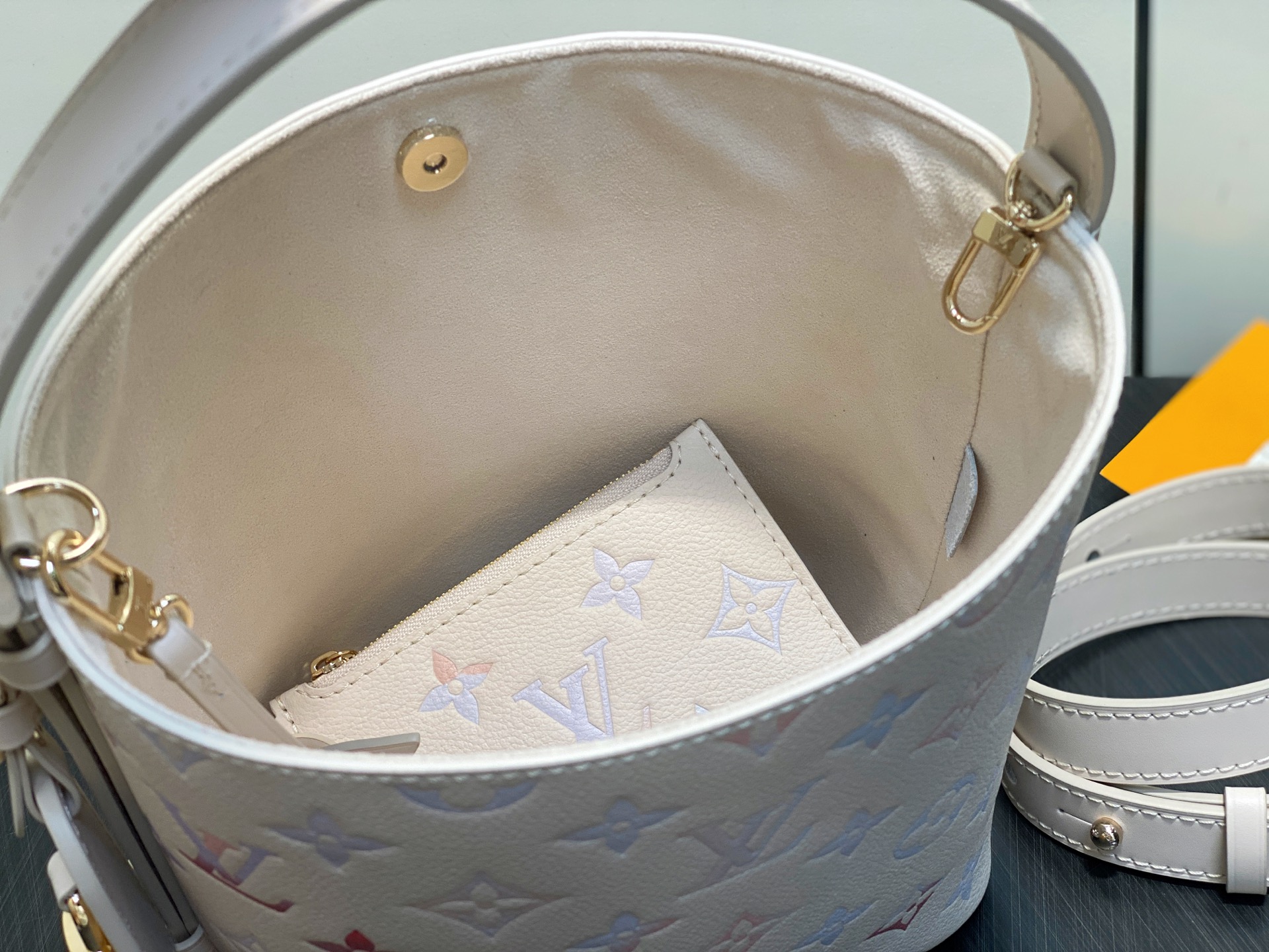 Lou*is Vuitton All In BB Bag (18 x 12 x 16CM)